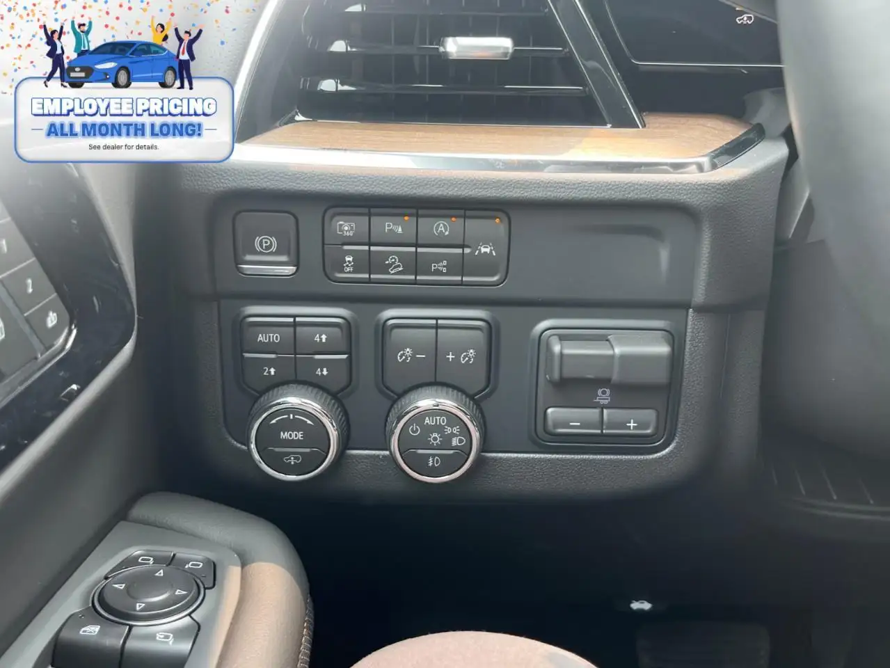 Chevrolet Suburban photo Chevrolet Suburban