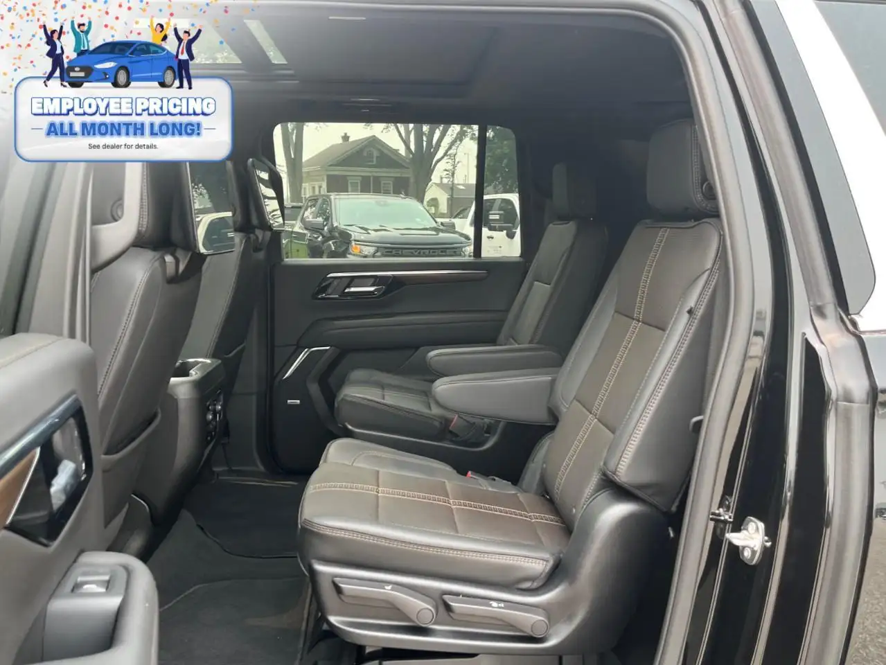 Chevrolet Suburban photo Chevrolet Suburban