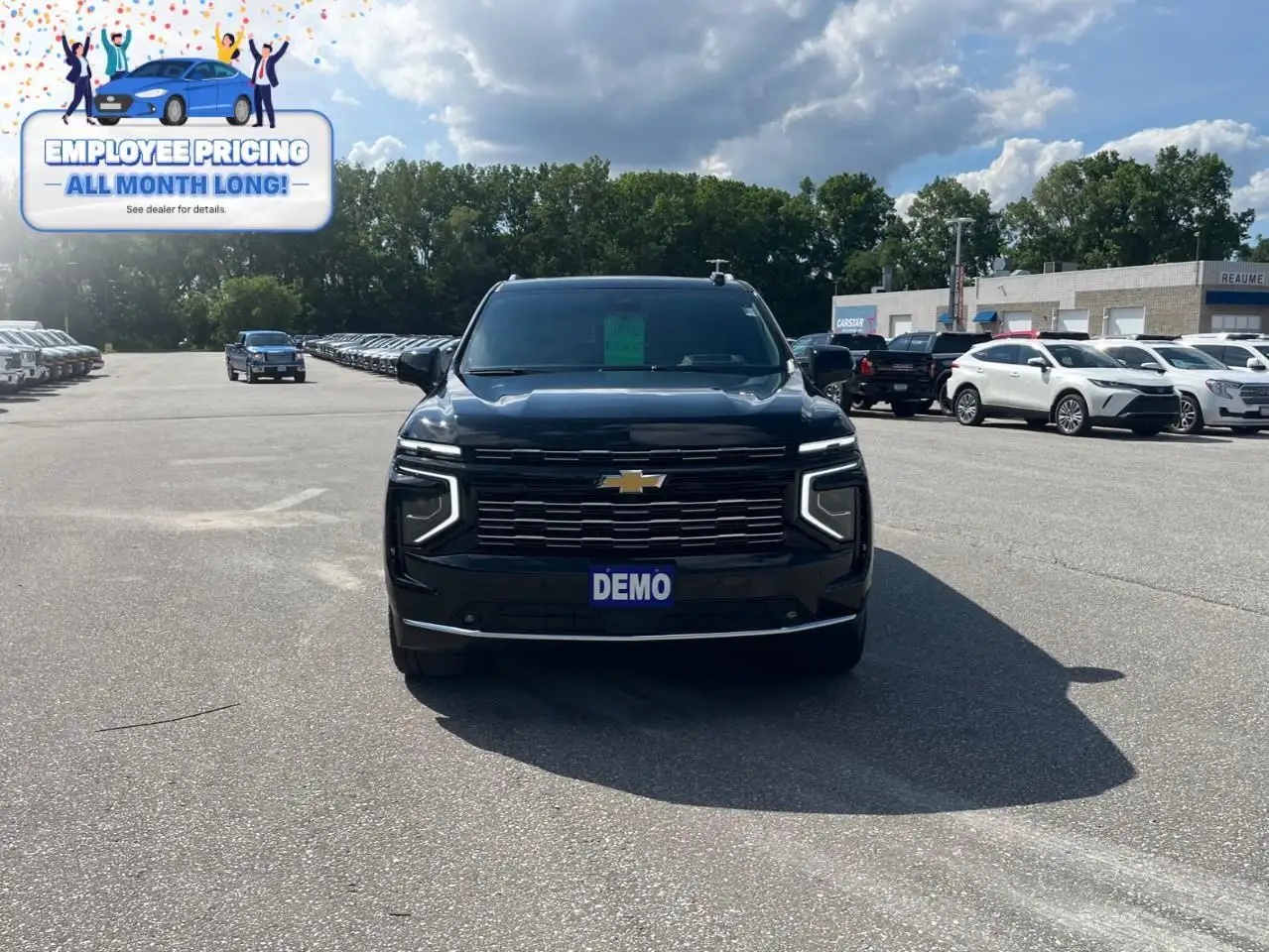 Chevrolet Suburban снимка Chevrolet Suburban