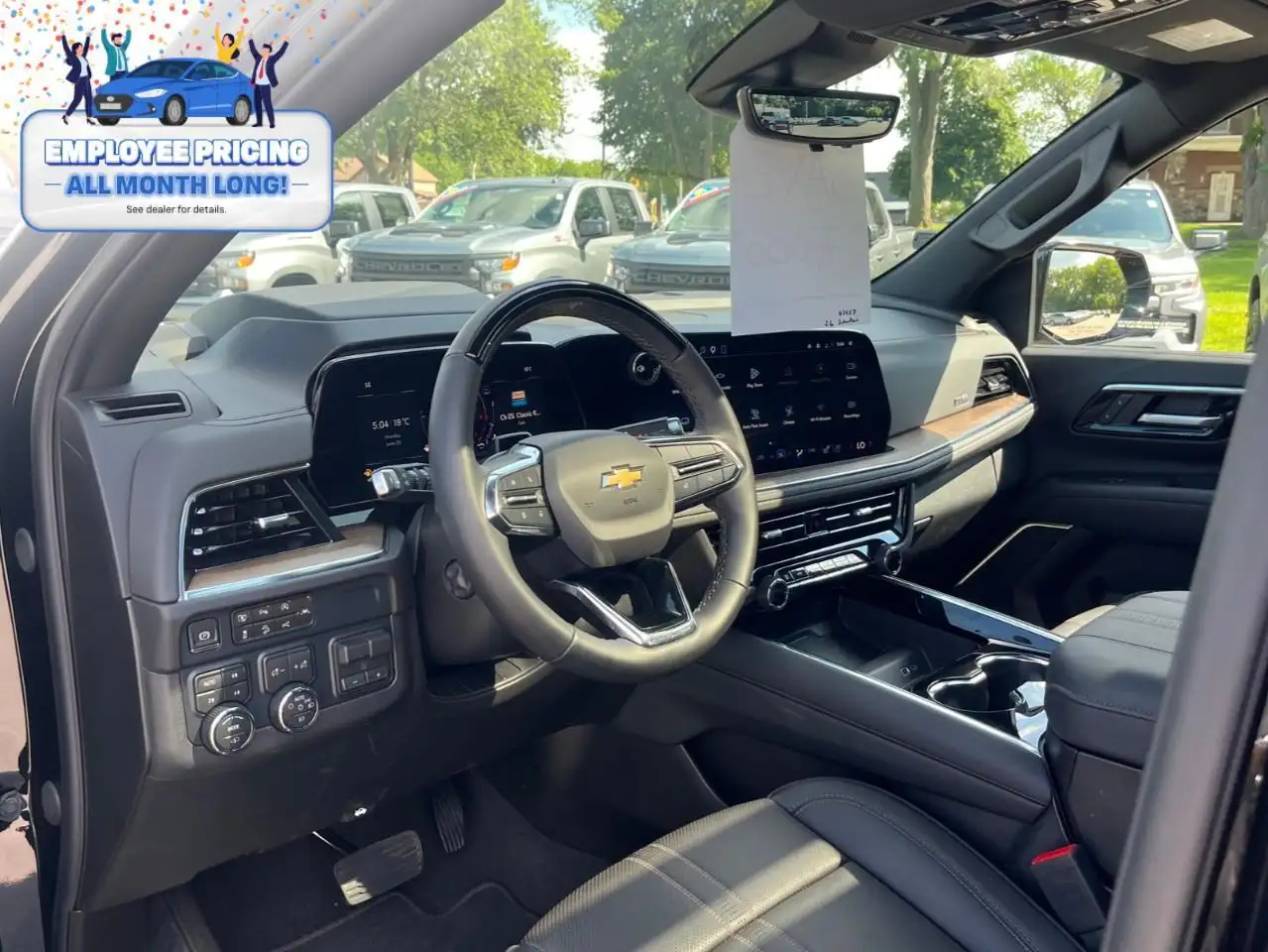 Chevrolet Suburban снимка Chevrolet Suburban