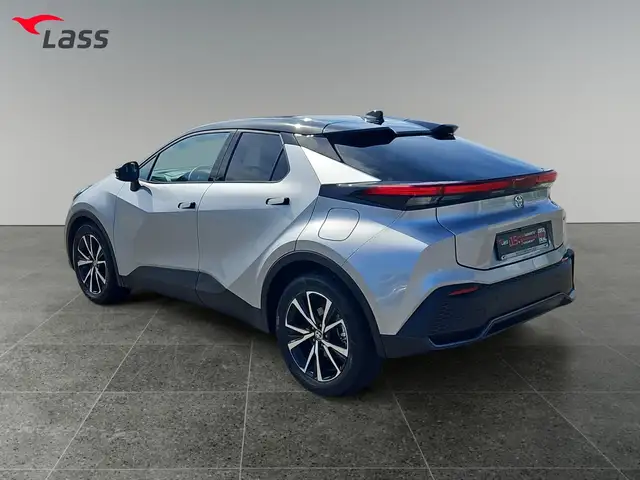 Toyota C-HR view 4