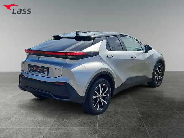 Toyota C-HR view 6