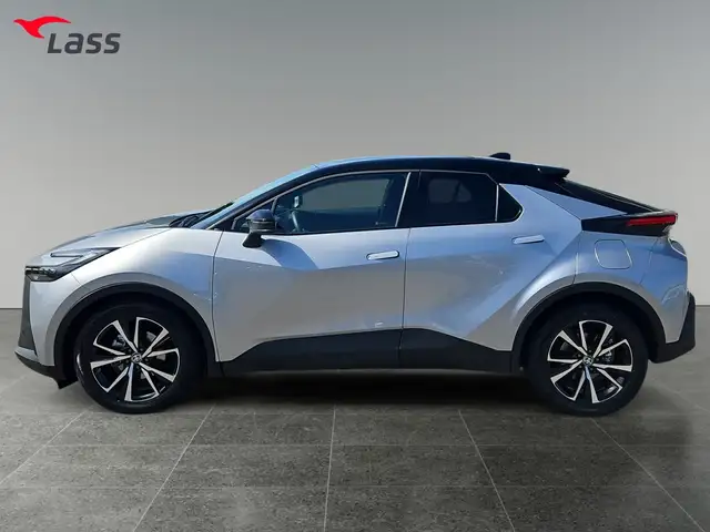 Toyota C-HR view 3