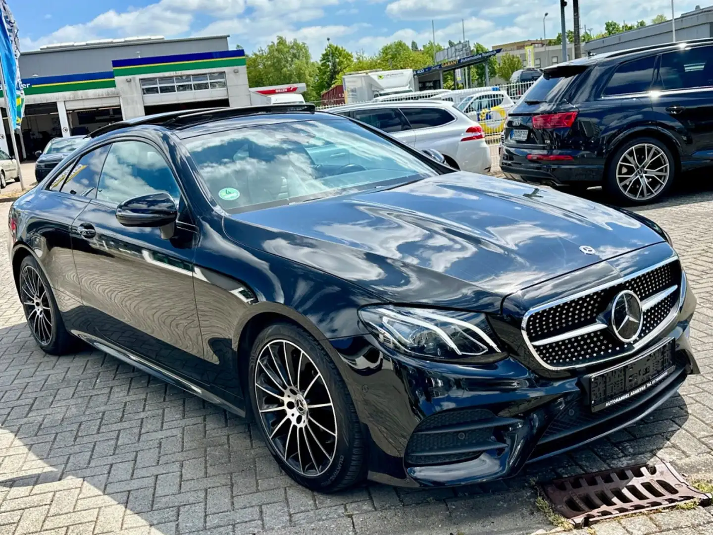Mercedes-Benz E 200 Coupe AMG LINE*BURM*PANO*MULTIBEAM*ACC Zwart - 2