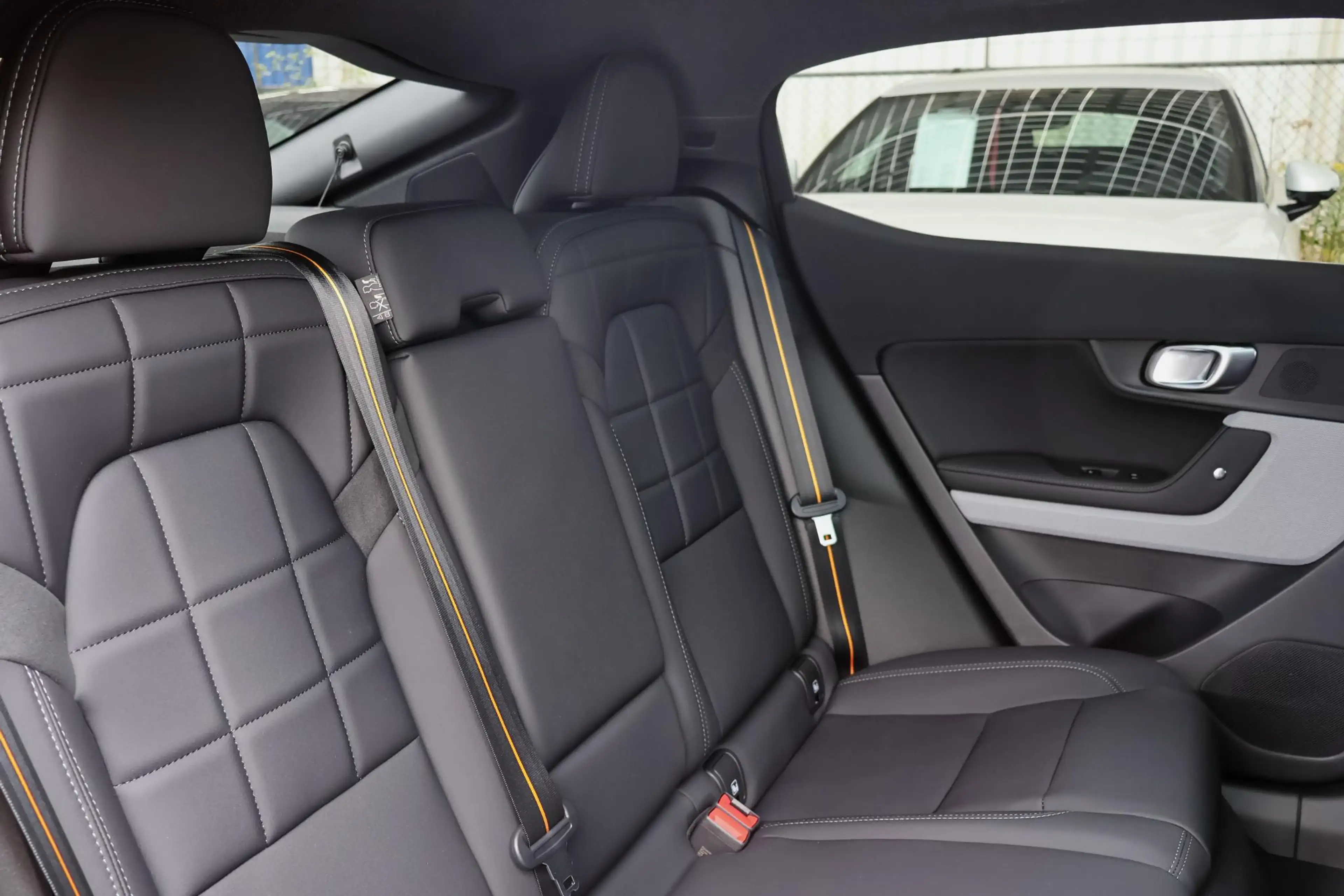 Polestar 2 Long Range Single Motor Prime 82 kWh 20" Lichtmeta — photo 8