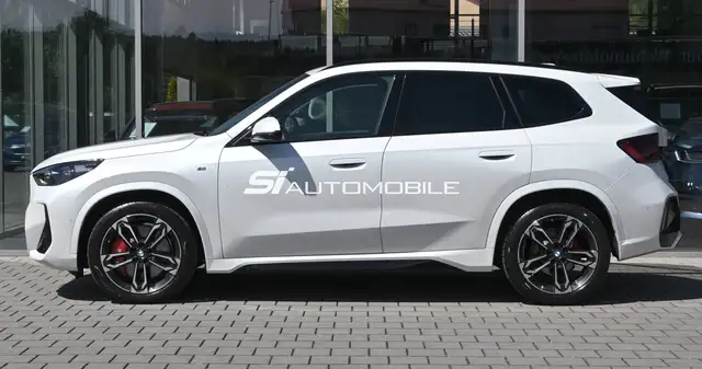 BMW X1 view 2