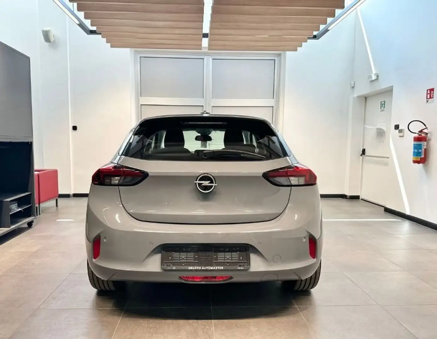 Opel Corsa-e 136 CV 5 porte Grigio - 2