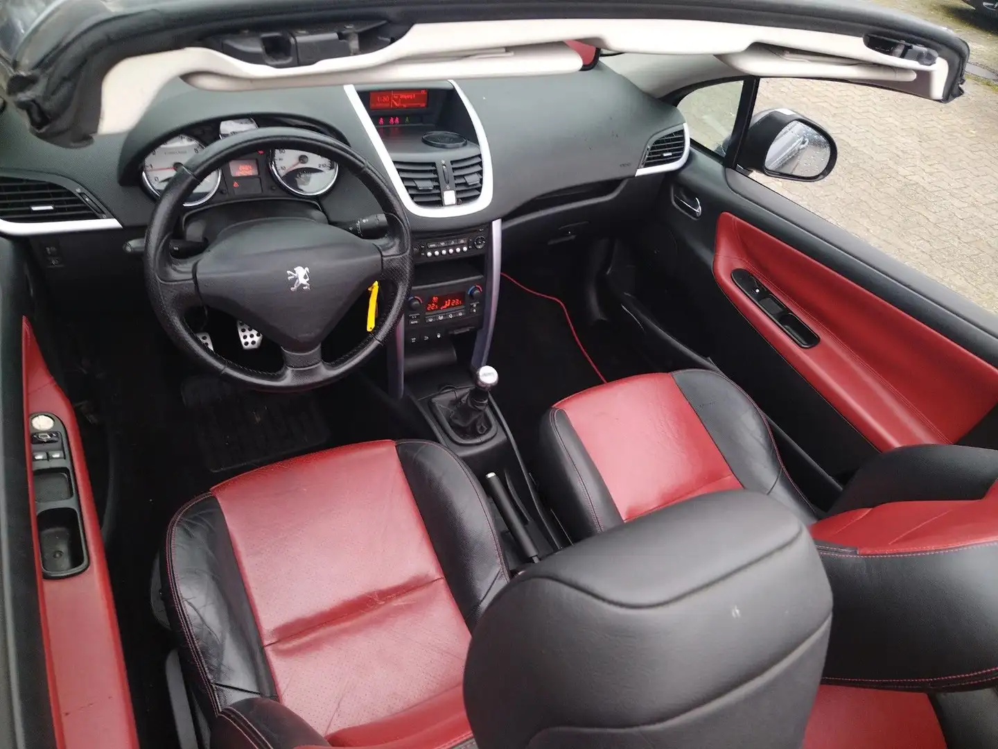 Peugeot 207 CC Cabrio-Coupe Sport+LEDER+PDC+SHZ+TEMPOMAT Gris - 1