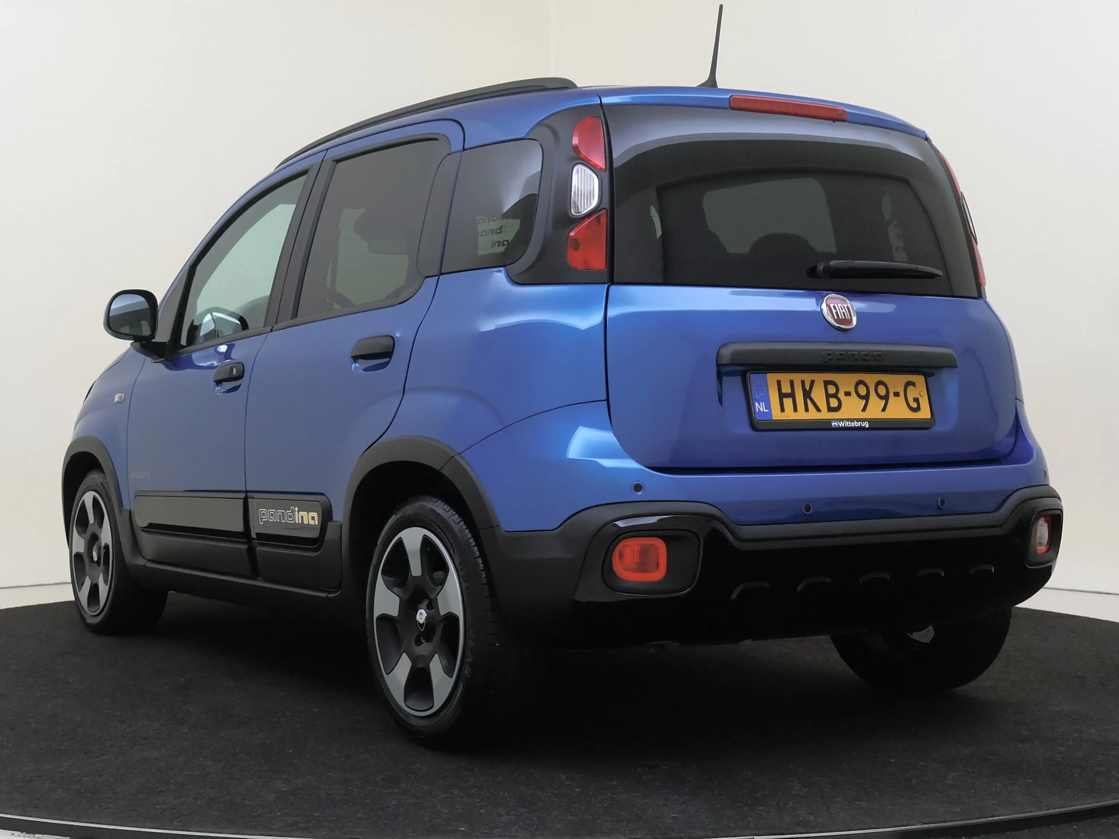 Fiat Panda 1.0 Hybrid Pandina — photo 4