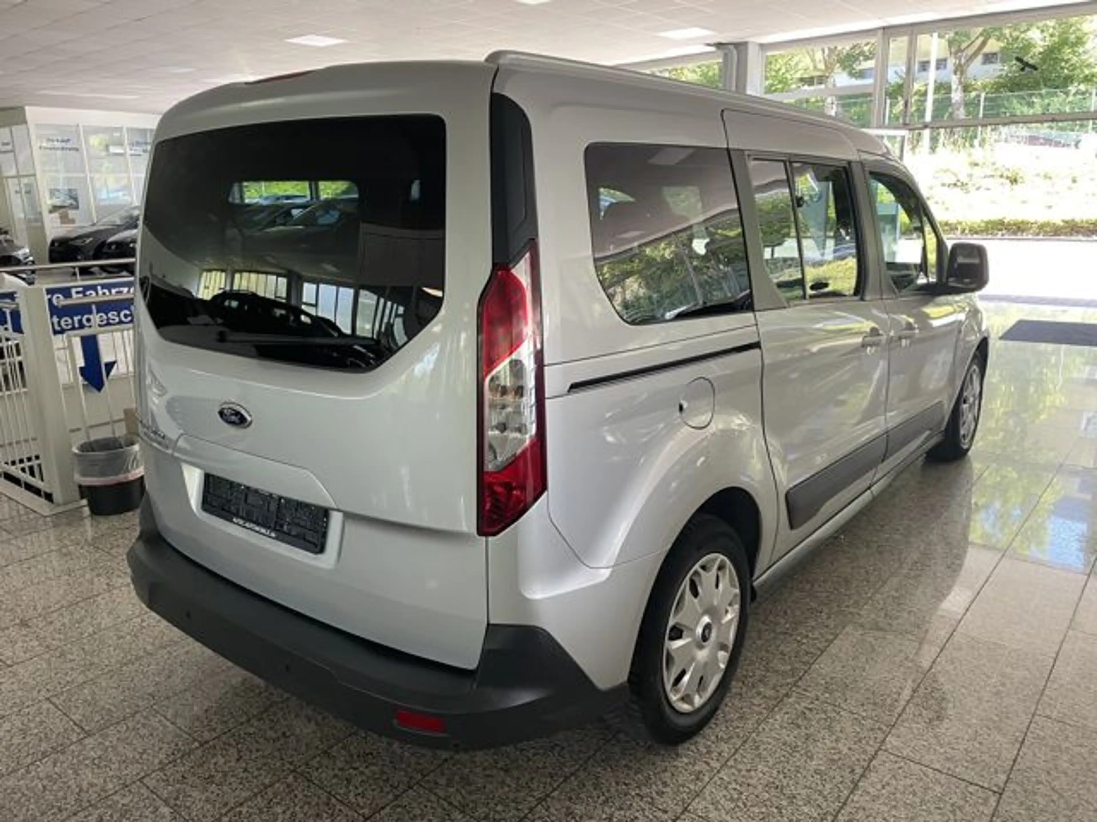 Ford Grand Tourneo Connect 1.5 TDCI 7 Sitzer+Sitzheiz — photo 6