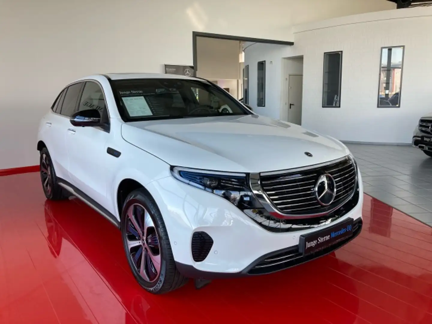Mercedes-Benz EQC 400 EQC 400 4MATIC KEYLESS-GO+360°-KAM+DISTRONIC Bianco - 2