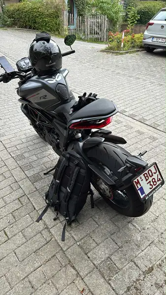 MV Agusta Dragster - foto 3