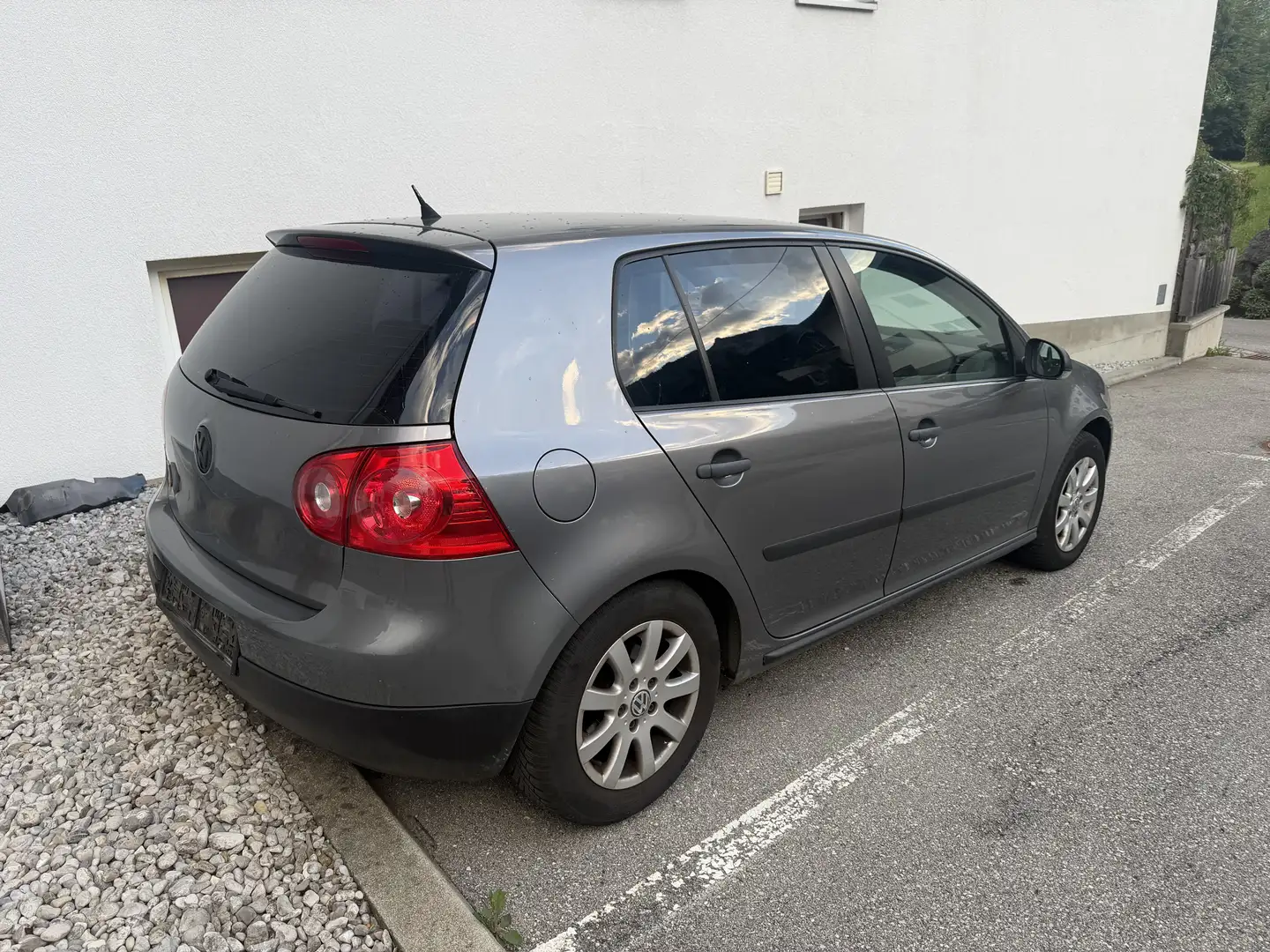 Volkswagen Golf Trendline 1,9 TDI DPF Tüv Neu - 1