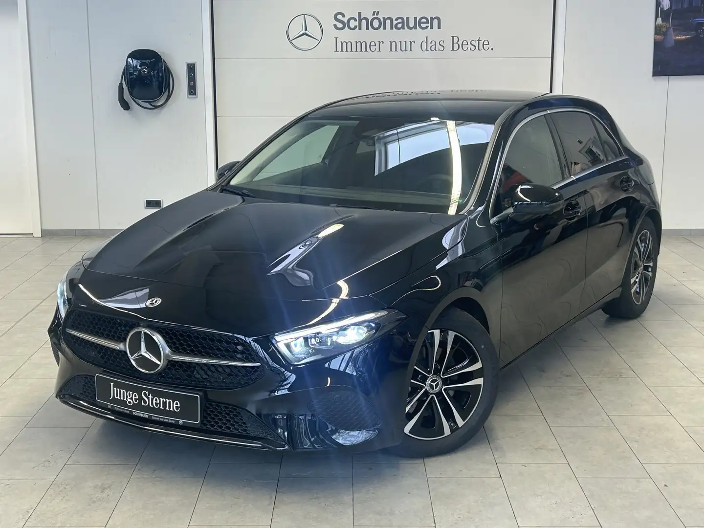 Mercedes-Benz A 200 Progressive MBEAM+360°+TOTW+THERMOTR+DAB Černá - 2
