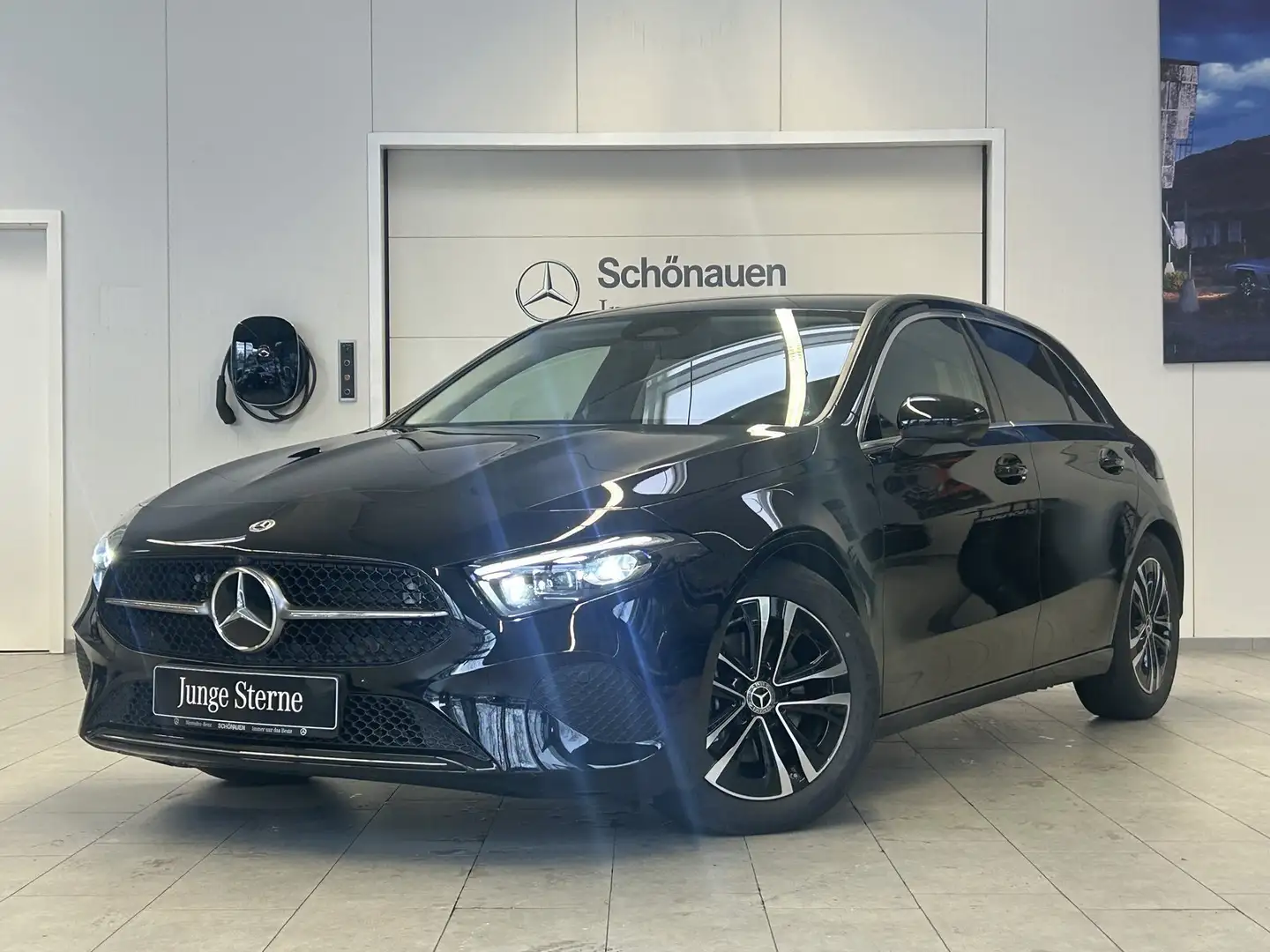 Mercedes-Benz A 200 Progressive MBEAM+360°+TOTW+THERMOTR+DAB Černá - 1