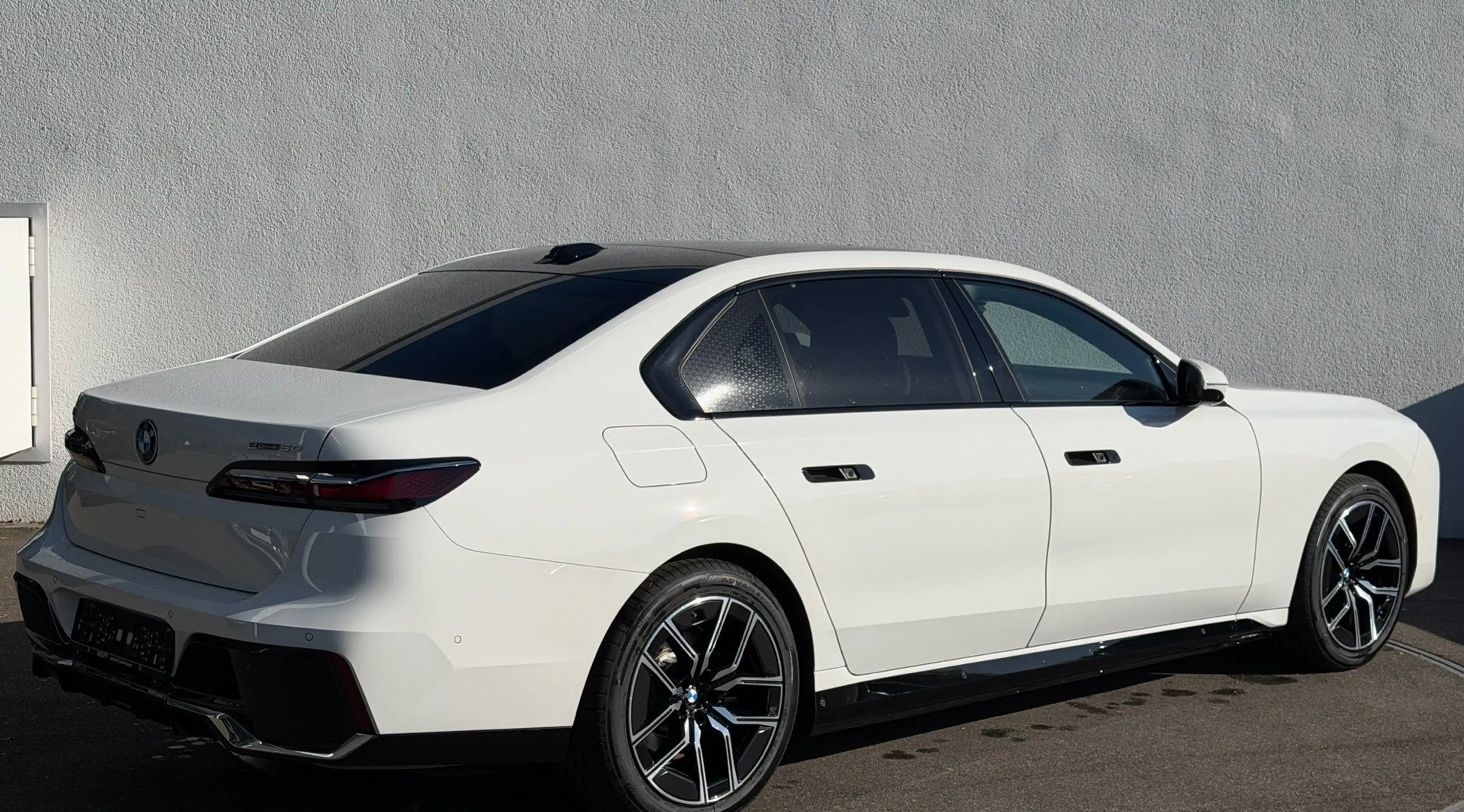 BMW i7 eDrive50 M SPORT+KRISTAL+KAMERA+ACC+ICONIC — photo 6