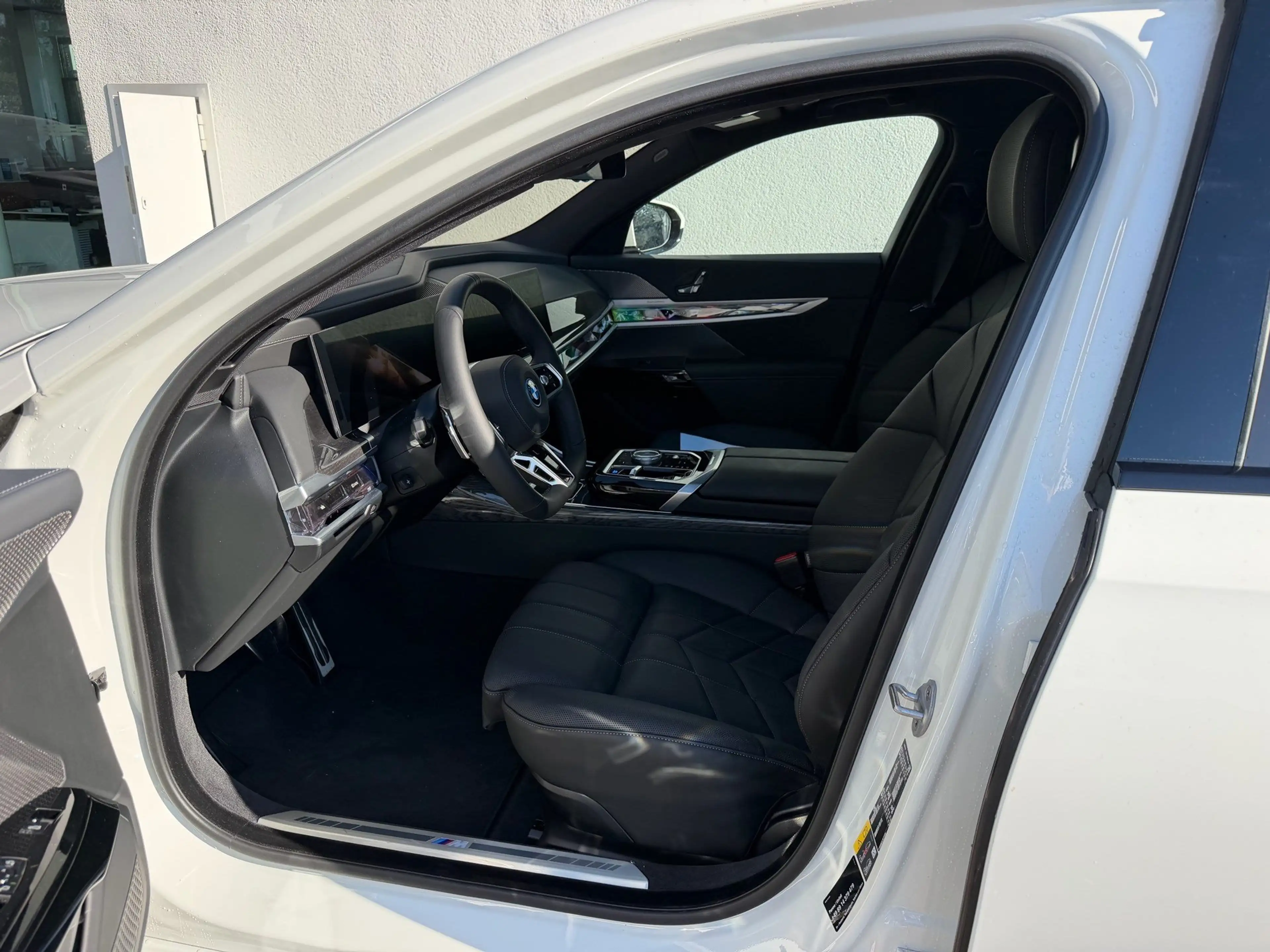 BMW i7 eDrive50 M SPORT+KRISTAL+KAMERA+ACC+ICONIC — photo 11