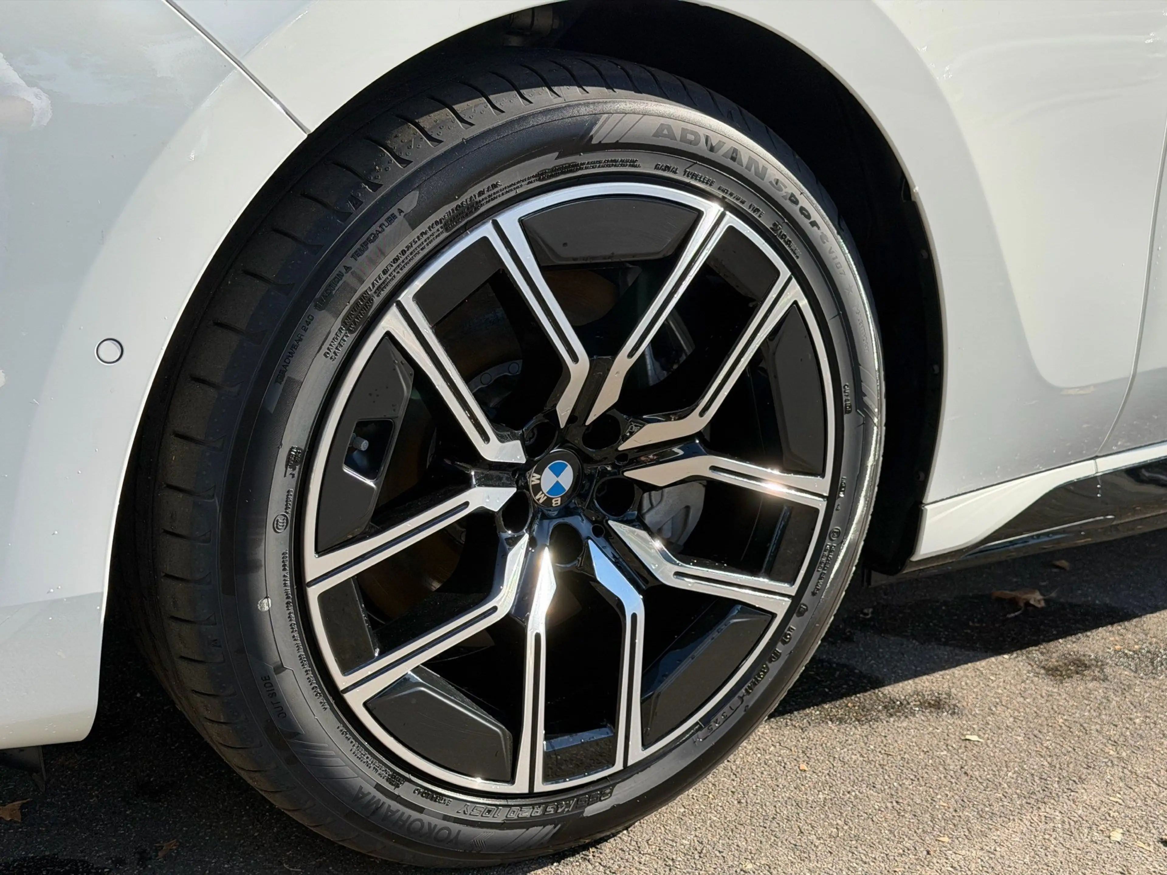 BMW i7 eDrive50 M SPORT+KRISTAL+KAMERA+ACC+ICONIC — photo 10