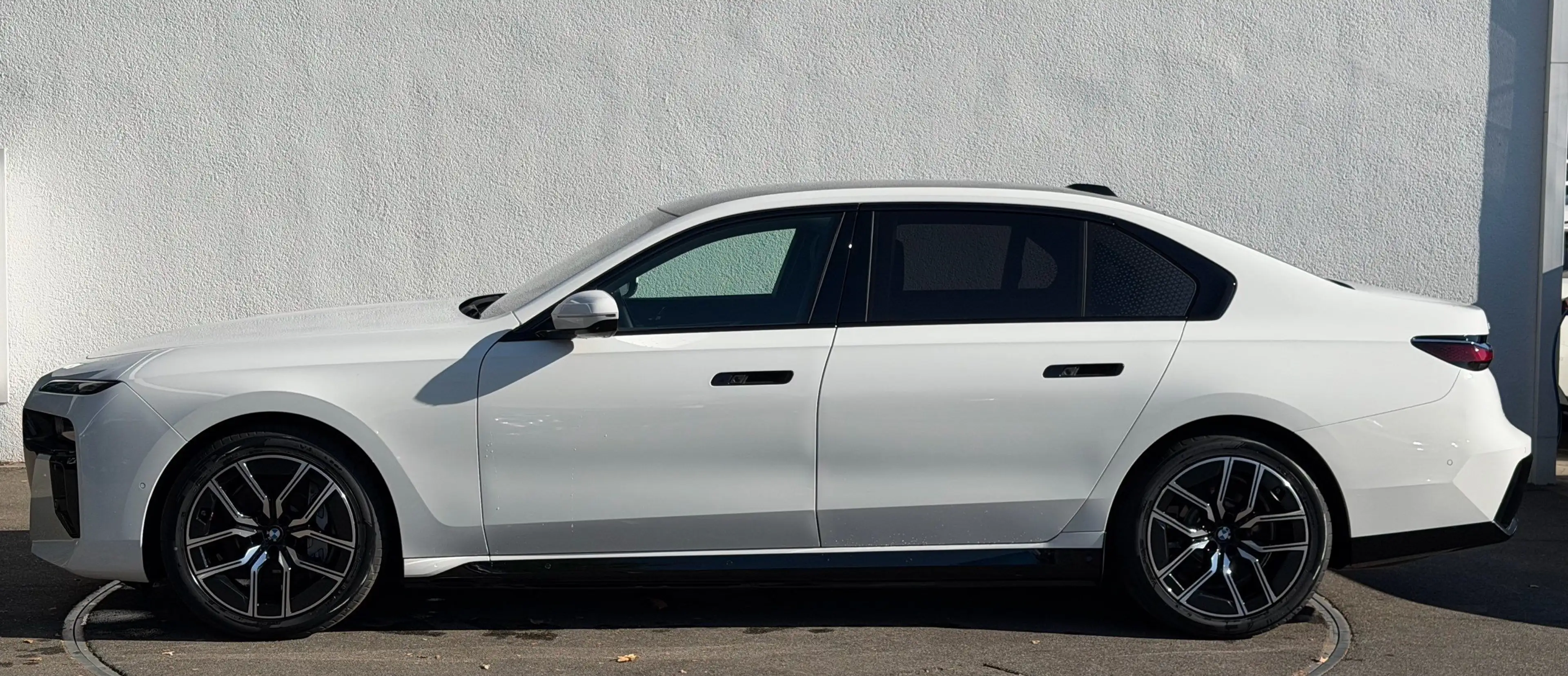 BMW i7 eDrive50 M SPORT+KRISTAL+KAMERA+ACC+ICONIC — photo 9
