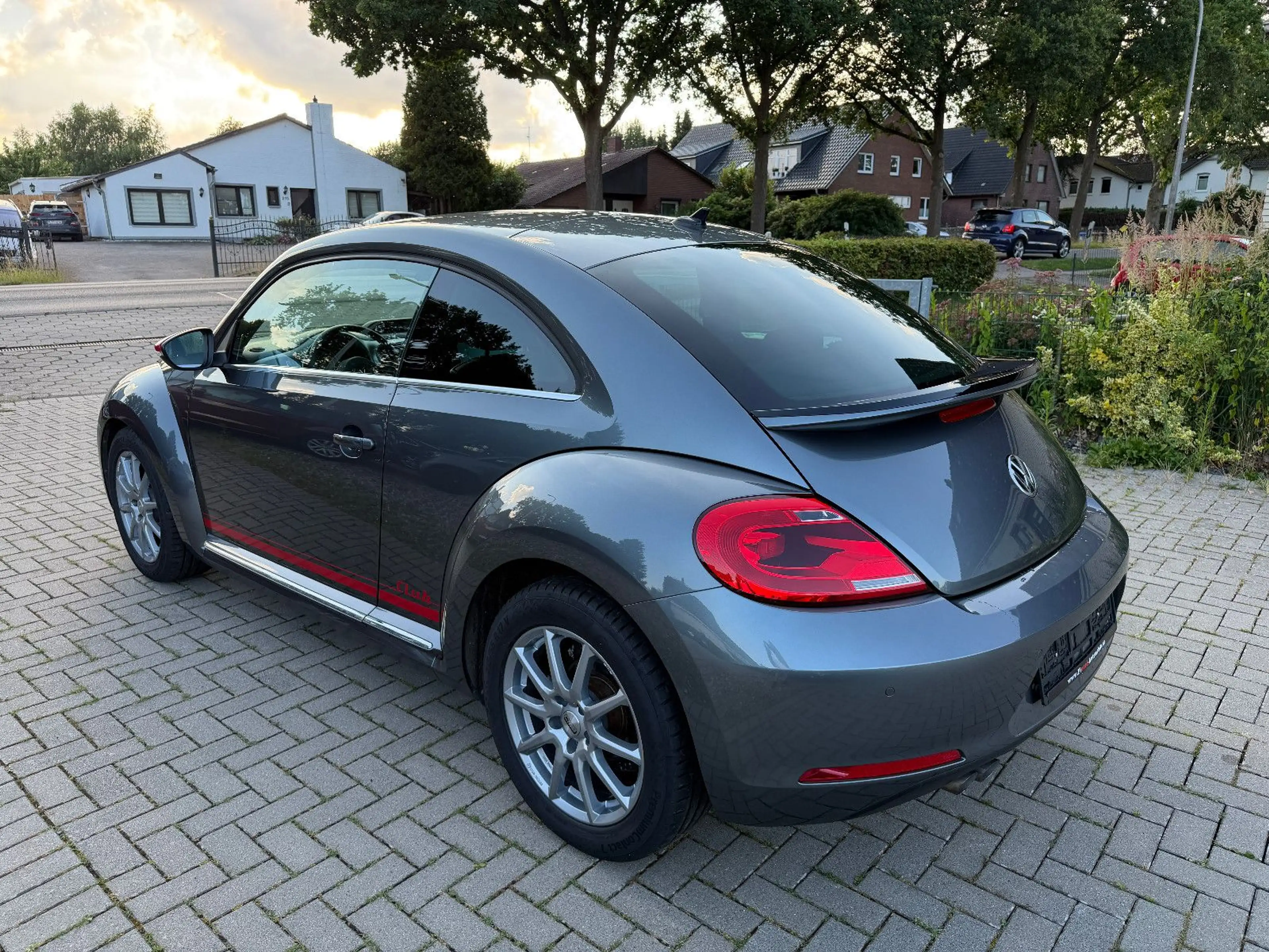 Volkswagen Beetle Lim. Club BMT XENON-150PS-NAVI-KAM-FENDER — photo 5