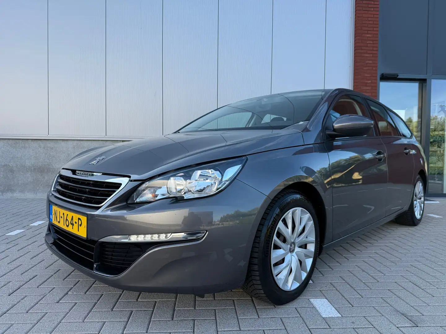 Peugeot 308 SW 1.6 BlueHDI Blue Lease Executive|Navi|Cruise|Pd Gris - 1