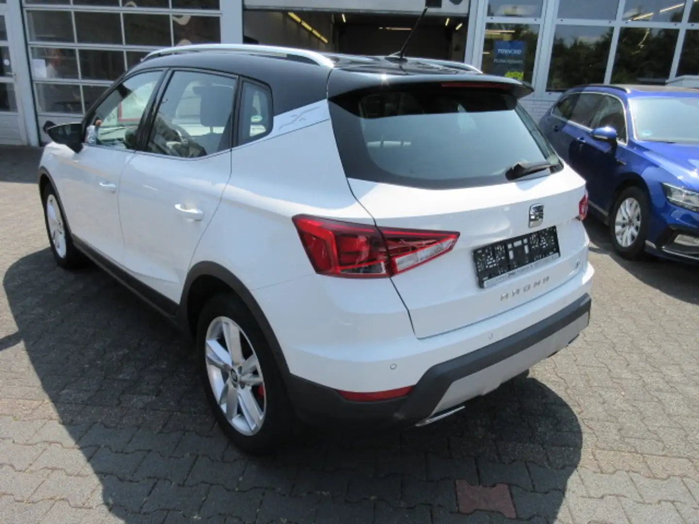 SEAT Arona FR 1.0 TSI DSG NAVI LED KAMERA BEATS ACC ALU APSKL Blanco - 2