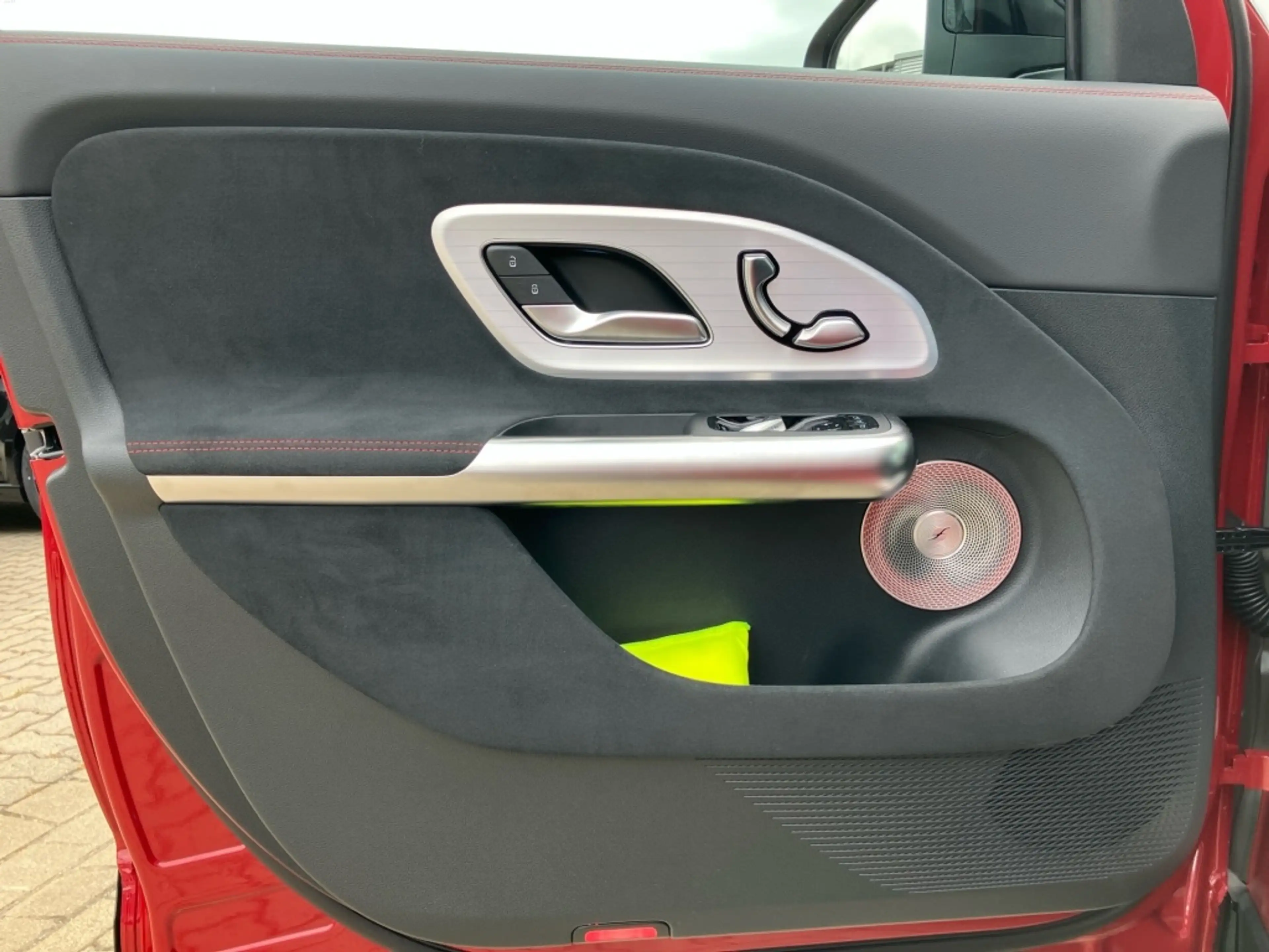 Mercedes-Benz GLB 250 + #AMG #NIGHT #AHK #MEMORY #MULTIBEAM LED — photo 6