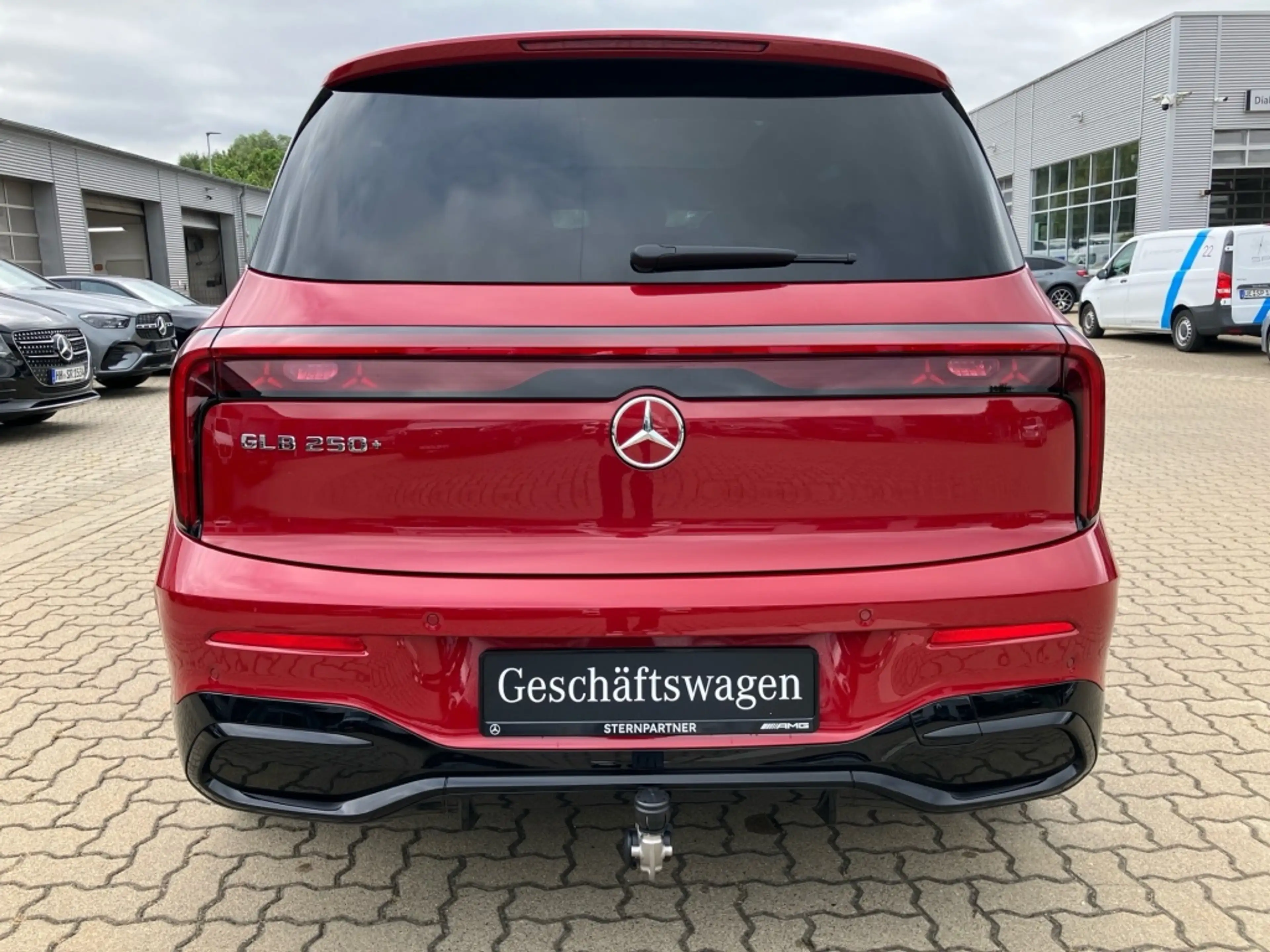 Mercedes-Benz GLB 250 + #AMG #NIGHT #AHK #MEMORY #MULTIBEAM LED — photo 12