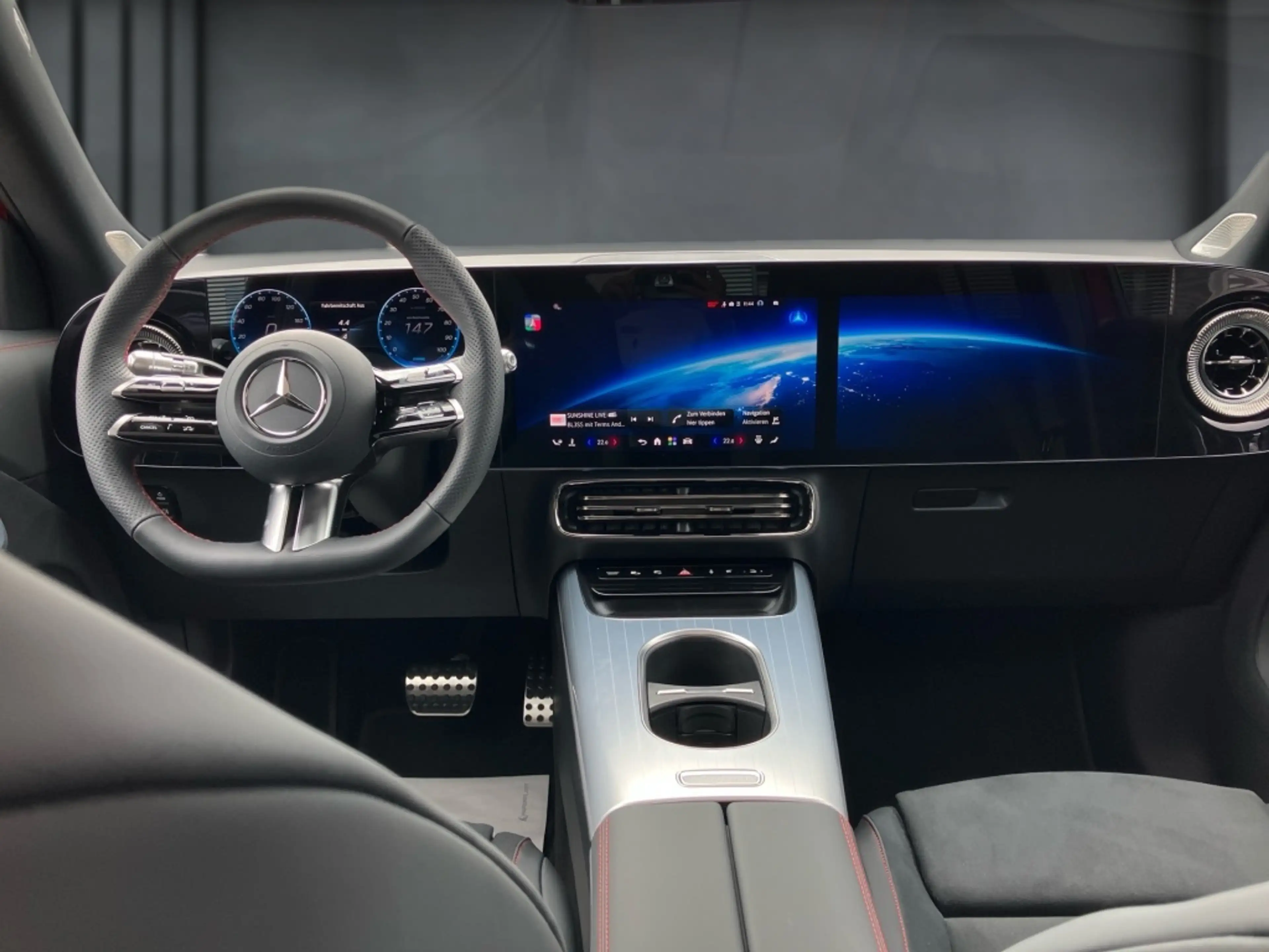 Mercedes-Benz GLB 250 + #AMG #NIGHT #AHK #MEMORY #MULTIBEAM LED — photo 15