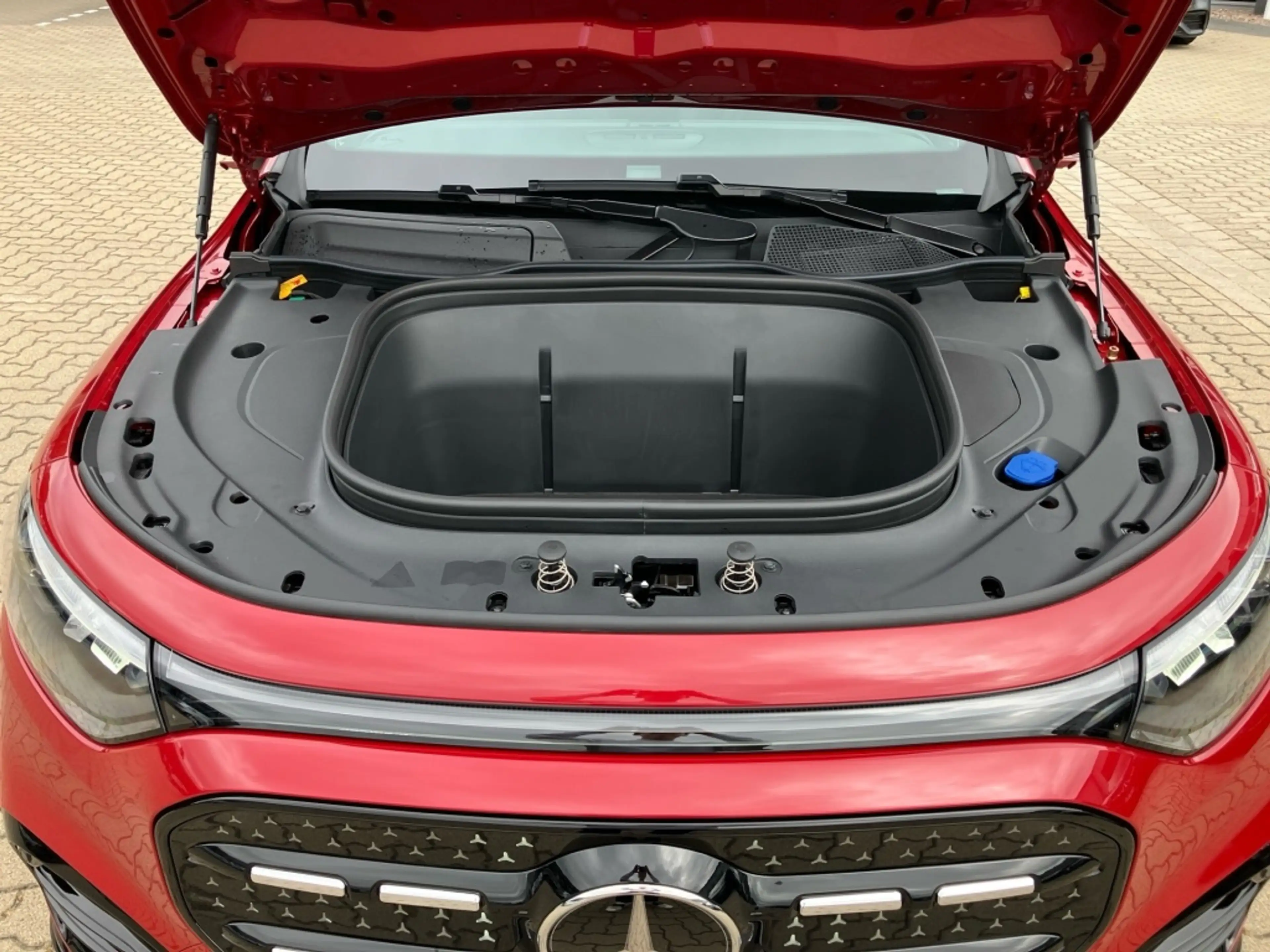 Mercedes-Benz GLB 250 + #AMG #NIGHT #AHK #MEMORY #MULTIBEAM LED — photo 5