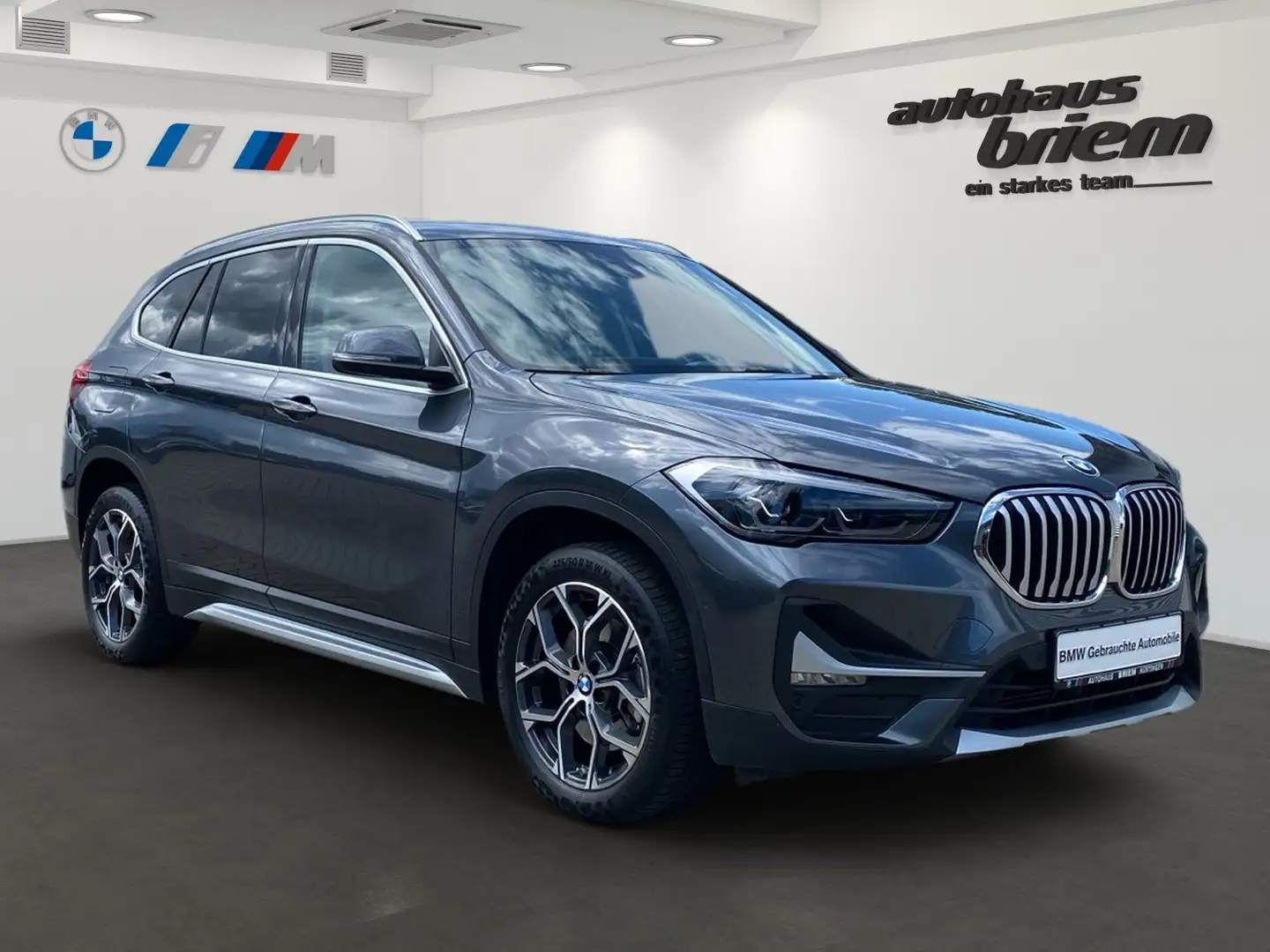 BMW X1 sDrive20i ,xLine Grau - 2