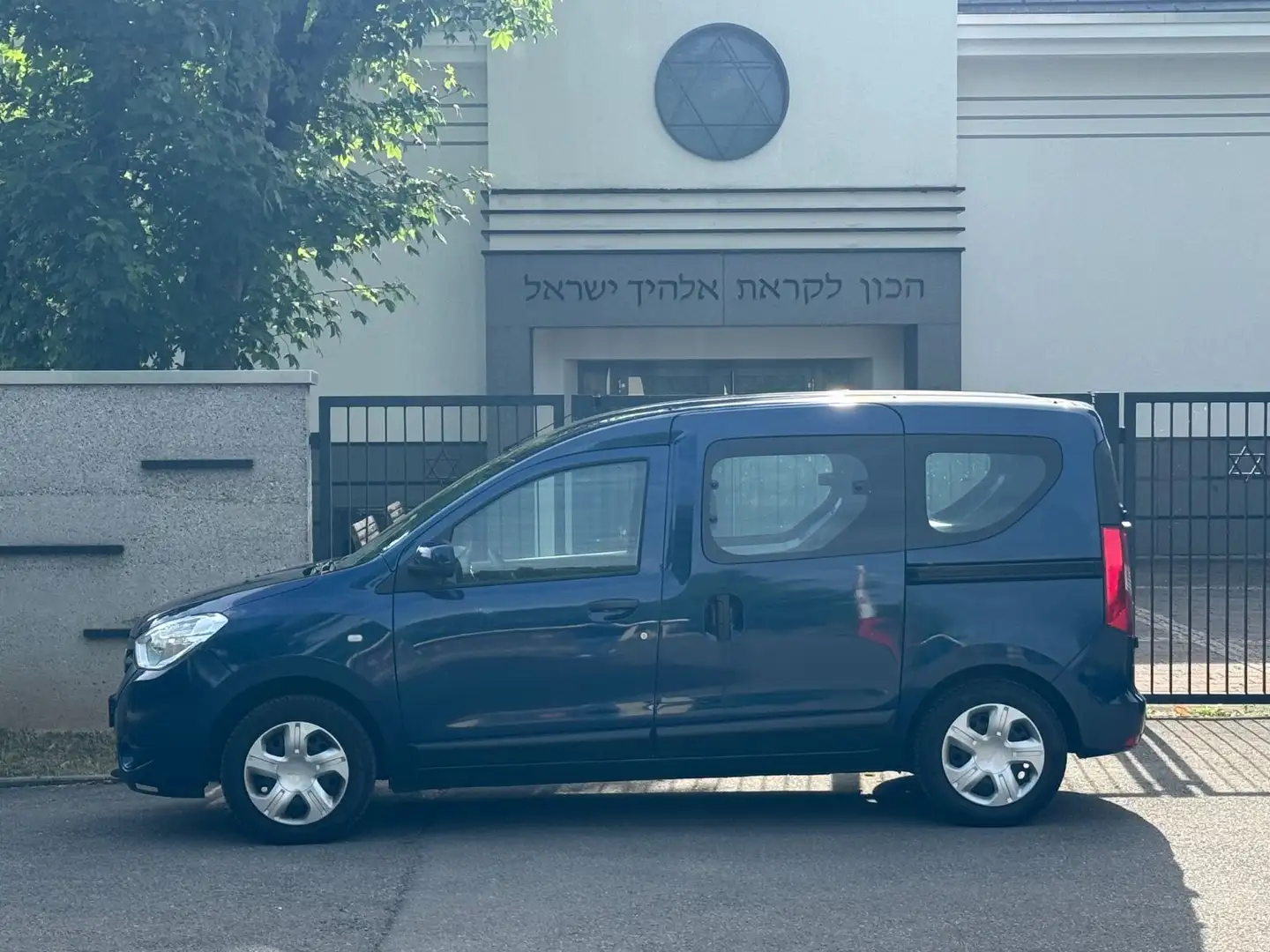 Dacia Dokker Laureate 1.6 LPG-Gasanlage/1-Hand/Navi Blau - 2
