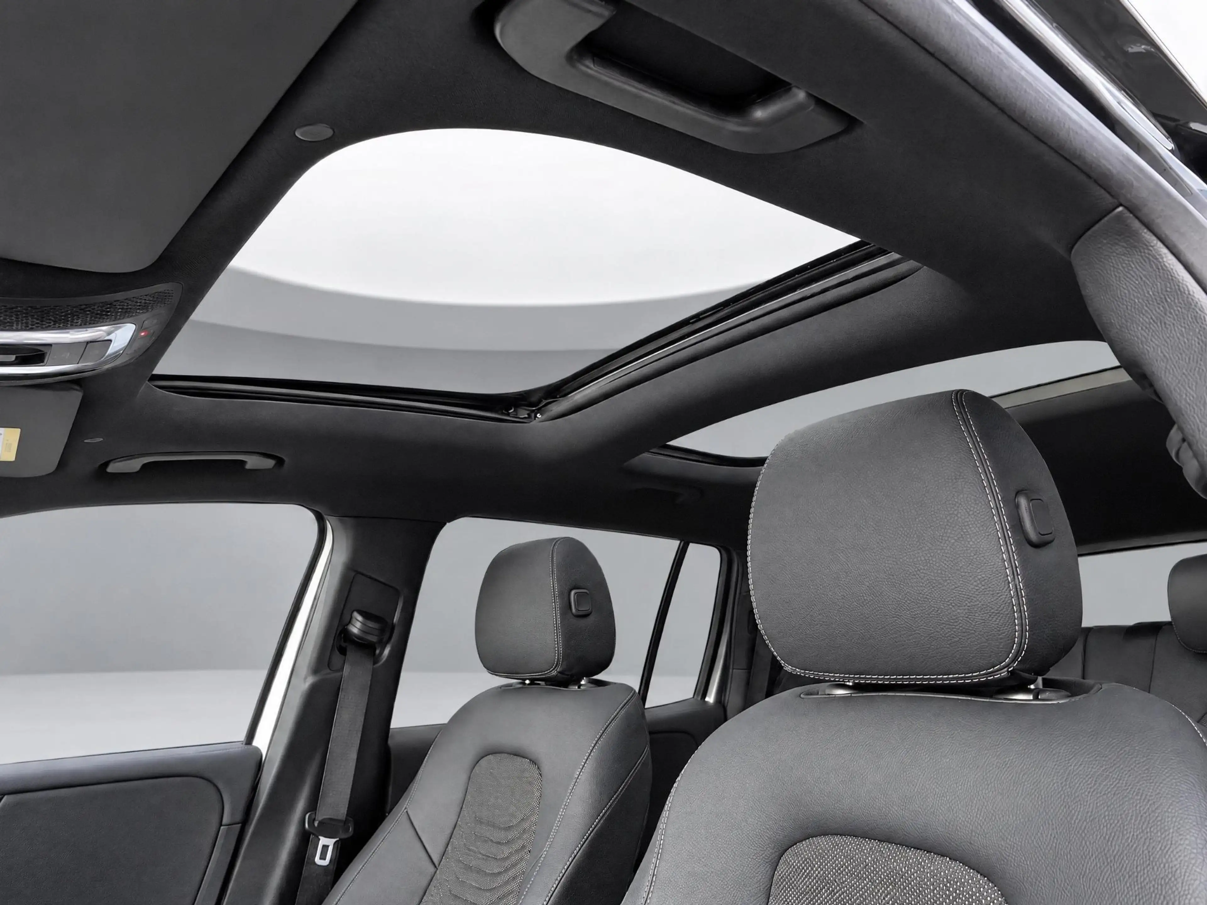 Mercedes-Benz EQB 250 250+ Business Line 7p. 71 kWh — photo 6