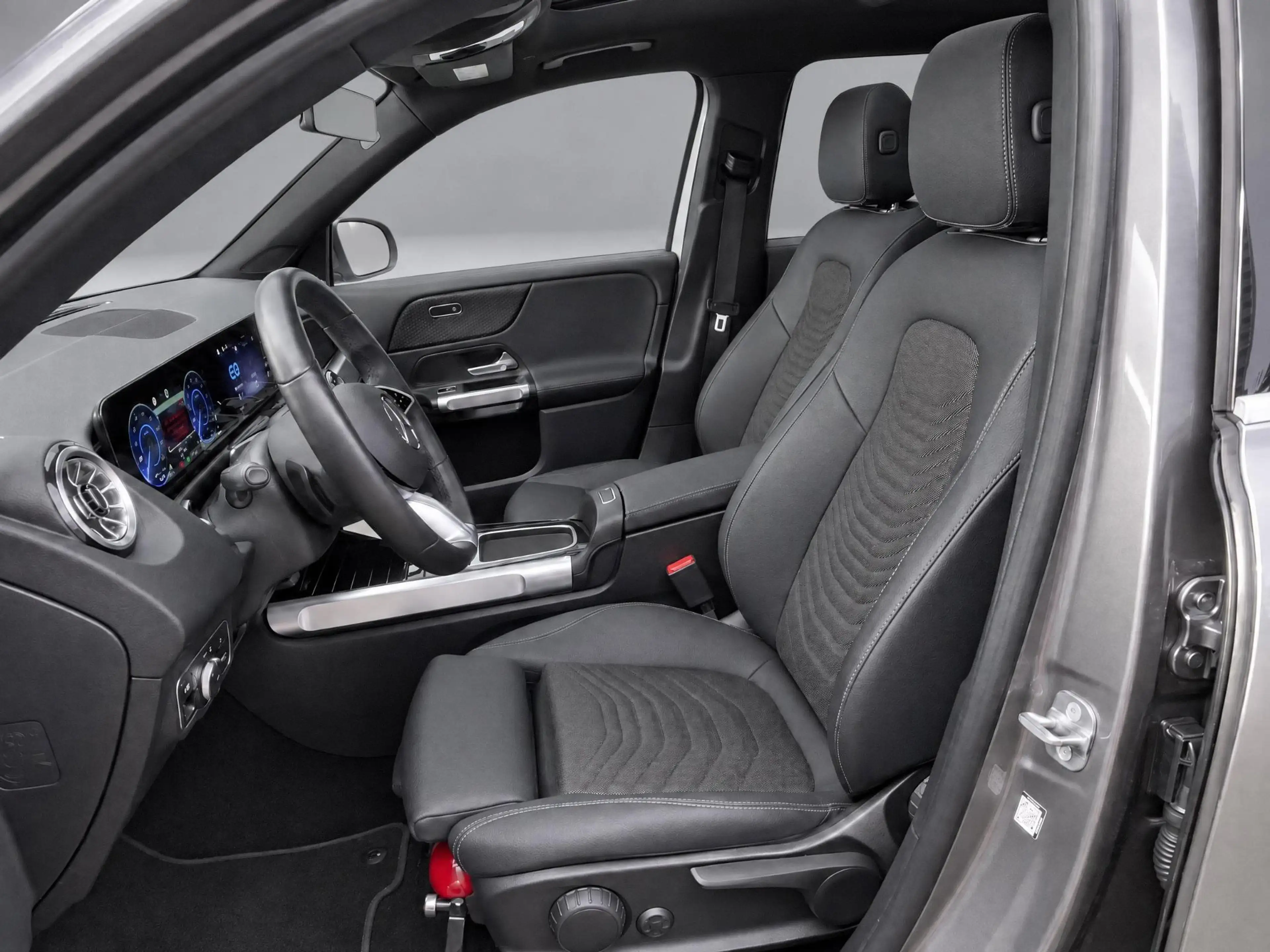 Mercedes-Benz EQB 250 250+ Business Line 7p. 71 kWh — photo 7