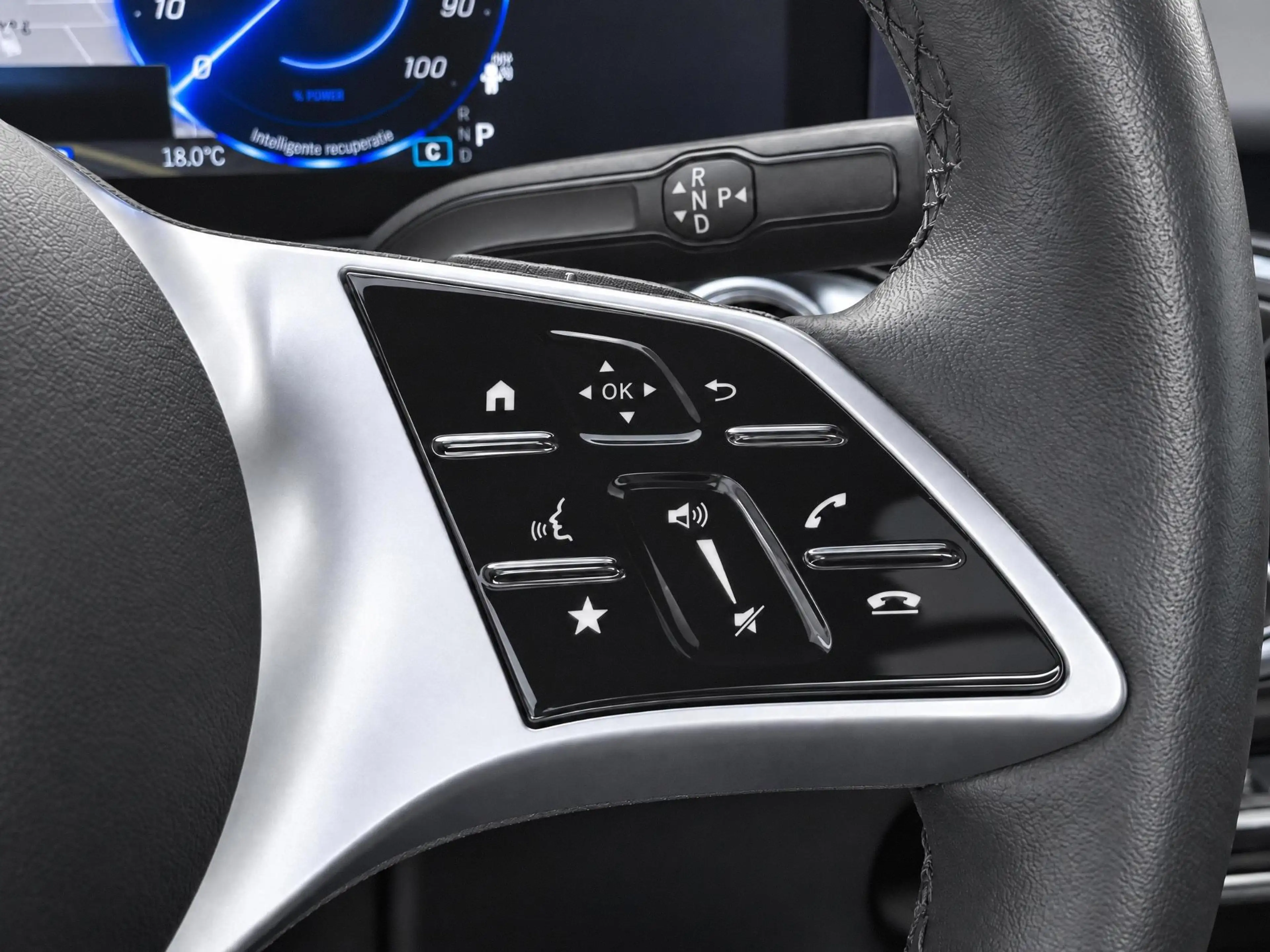 Mercedes-Benz EQB 250 250+ Business Line 7p. 71 kWh — photo 12