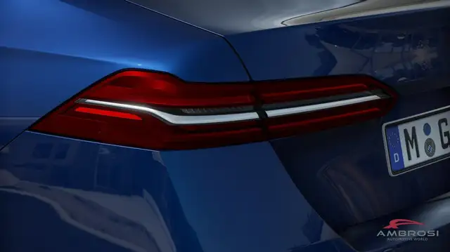 BMW 5 Series view 7