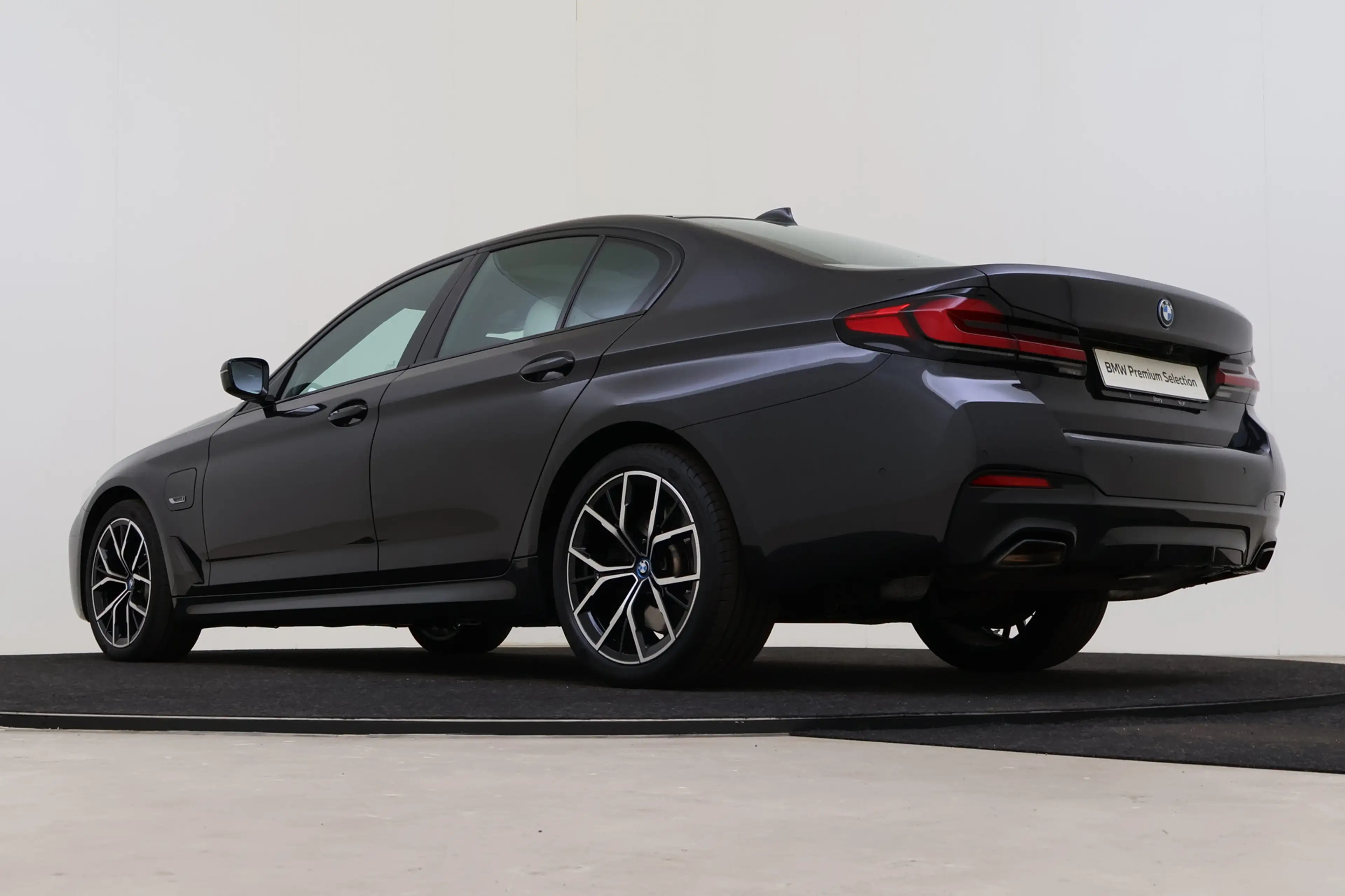 BMW 545 5 Serie 545e xDrive High Executive M Sport Automaa — photo 11
