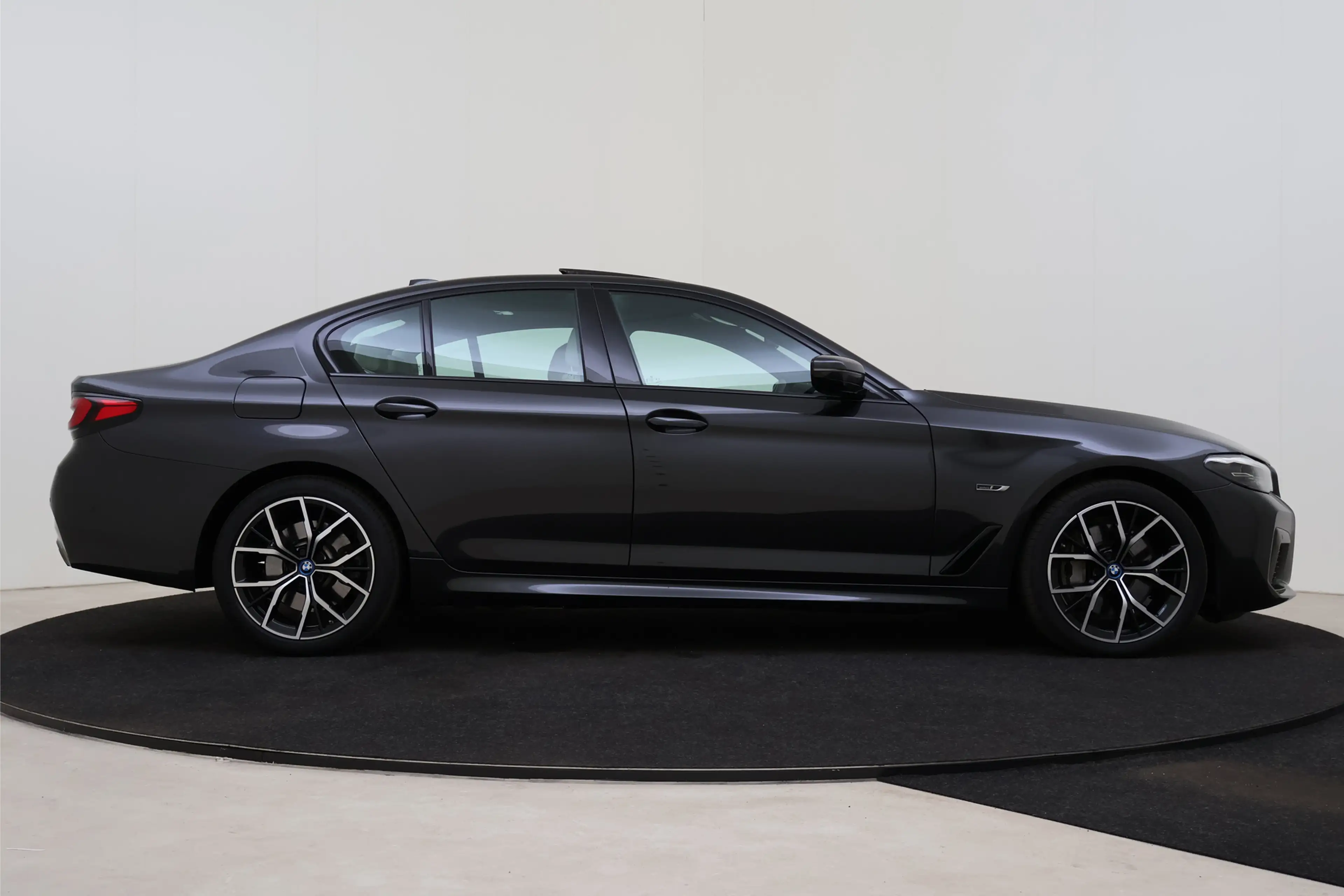BMW 545 5 Serie 545e xDrive High Executive M Sport Automaa — photo 7