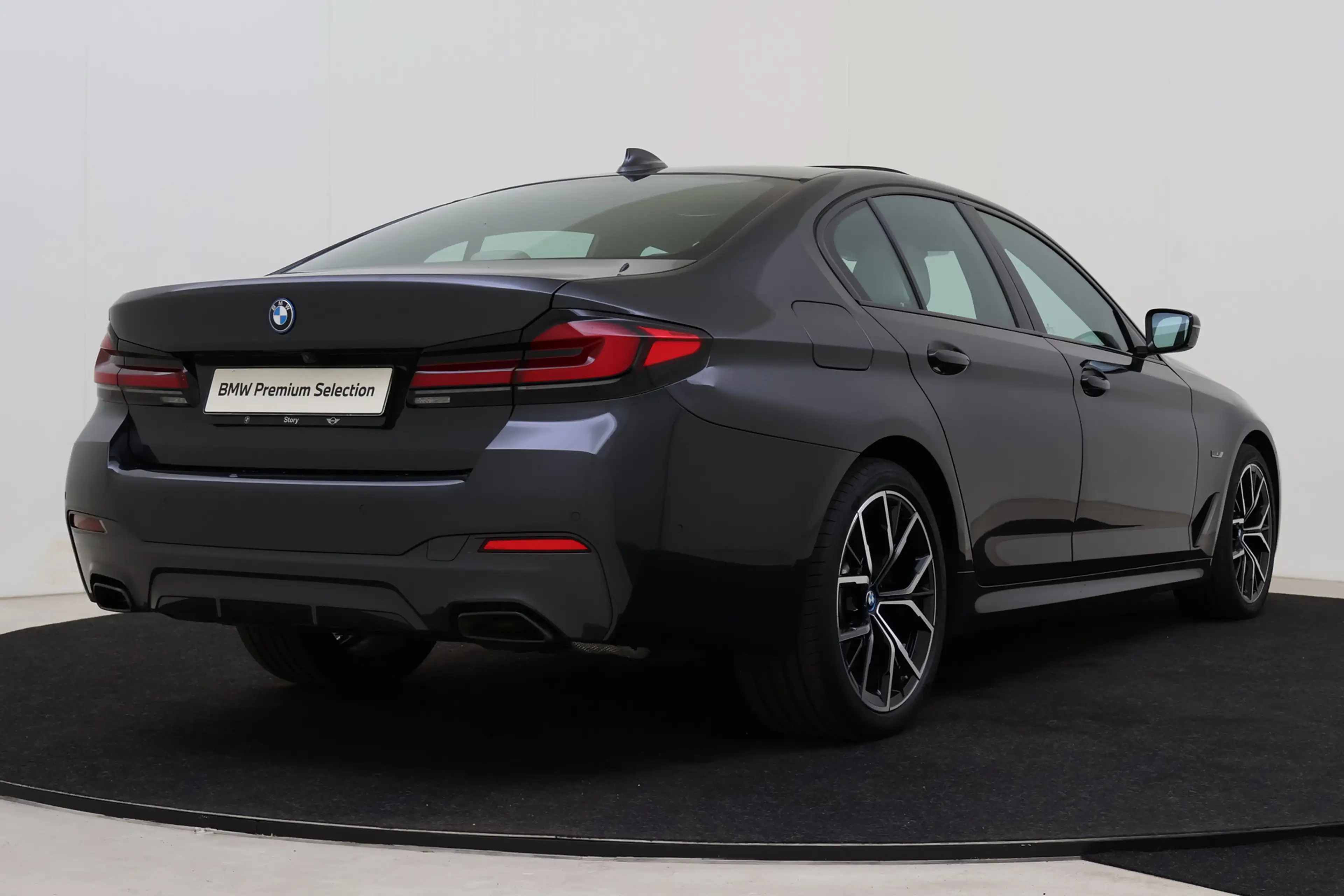BMW 545 5 Serie 545e xDrive High Executive M Sport Automaa — photo 2