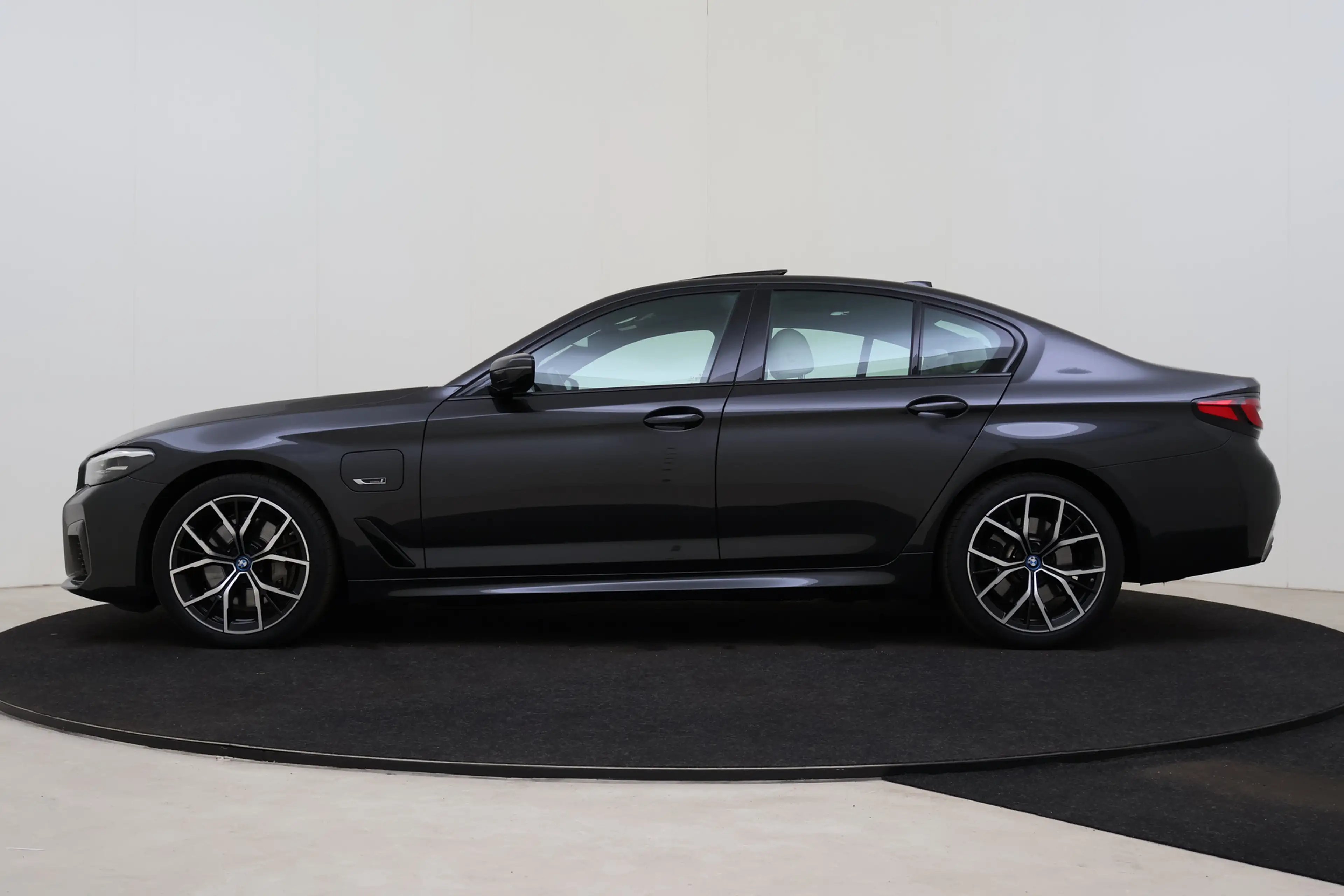 BMW 545 5 Serie 545e xDrive High Executive M Sport Automaa — photo 14