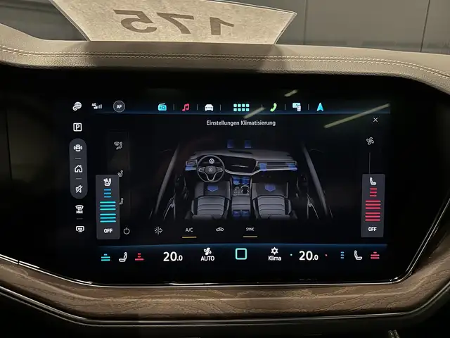 Volkswagen Touareg view 22