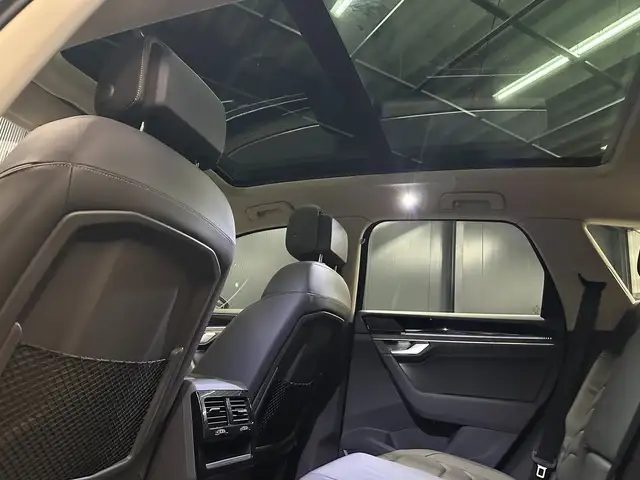 Volkswagen Touareg view 17