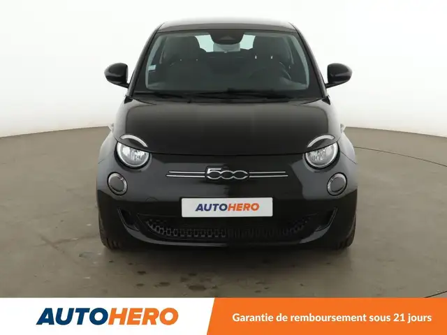 Fiat 500E view 9