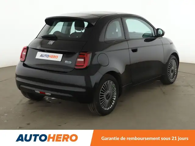Fiat 500E view 6