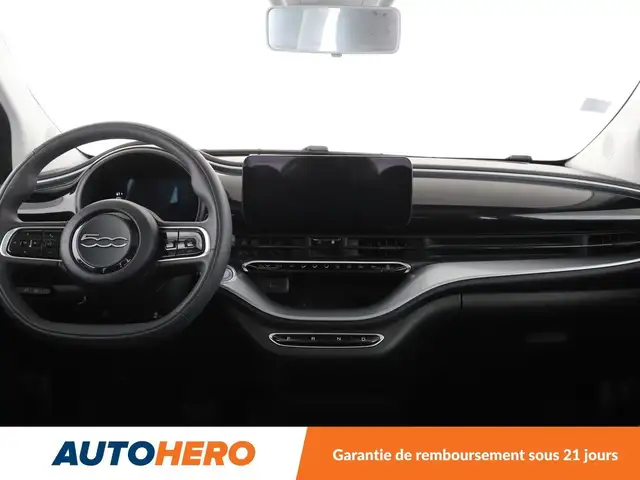Fiat 500E view 12