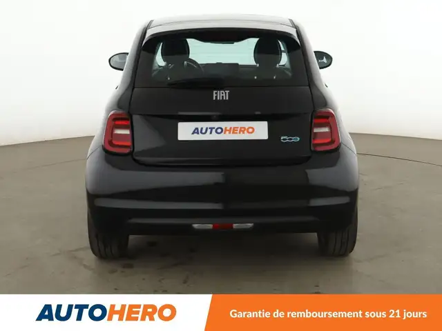 Fiat 500E view 5