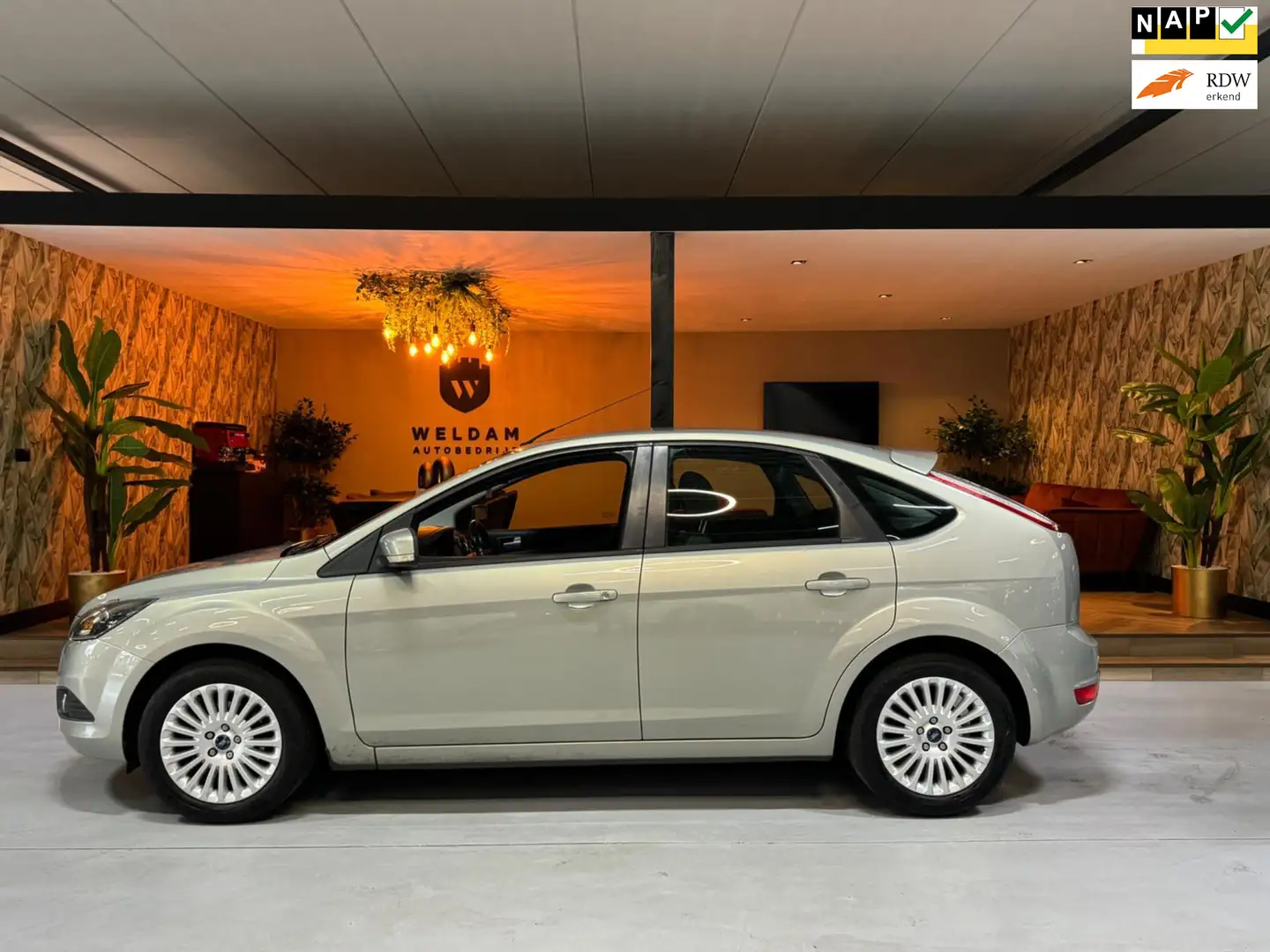 Ford Focus 1.8 Limited Nap Cruise Clima Navi Aux Rijklaar Bruin - 1