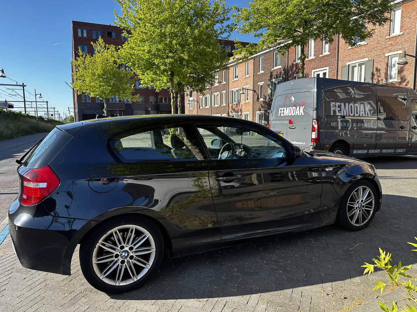 BMW 120 120d High Executive Zwart - 1