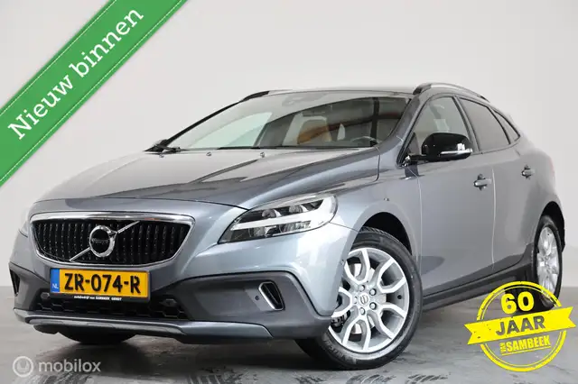 Volvo V40 Cross Country 1.5 T3 Polar+ Luxury - Automaat - Trekhaak - Camer