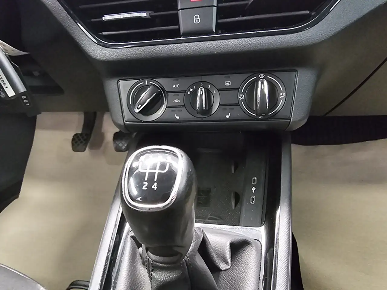 Skoda Kamiq Ambition LED,PDC,Sitzheizung,Navi,AHK, миниатюра 8